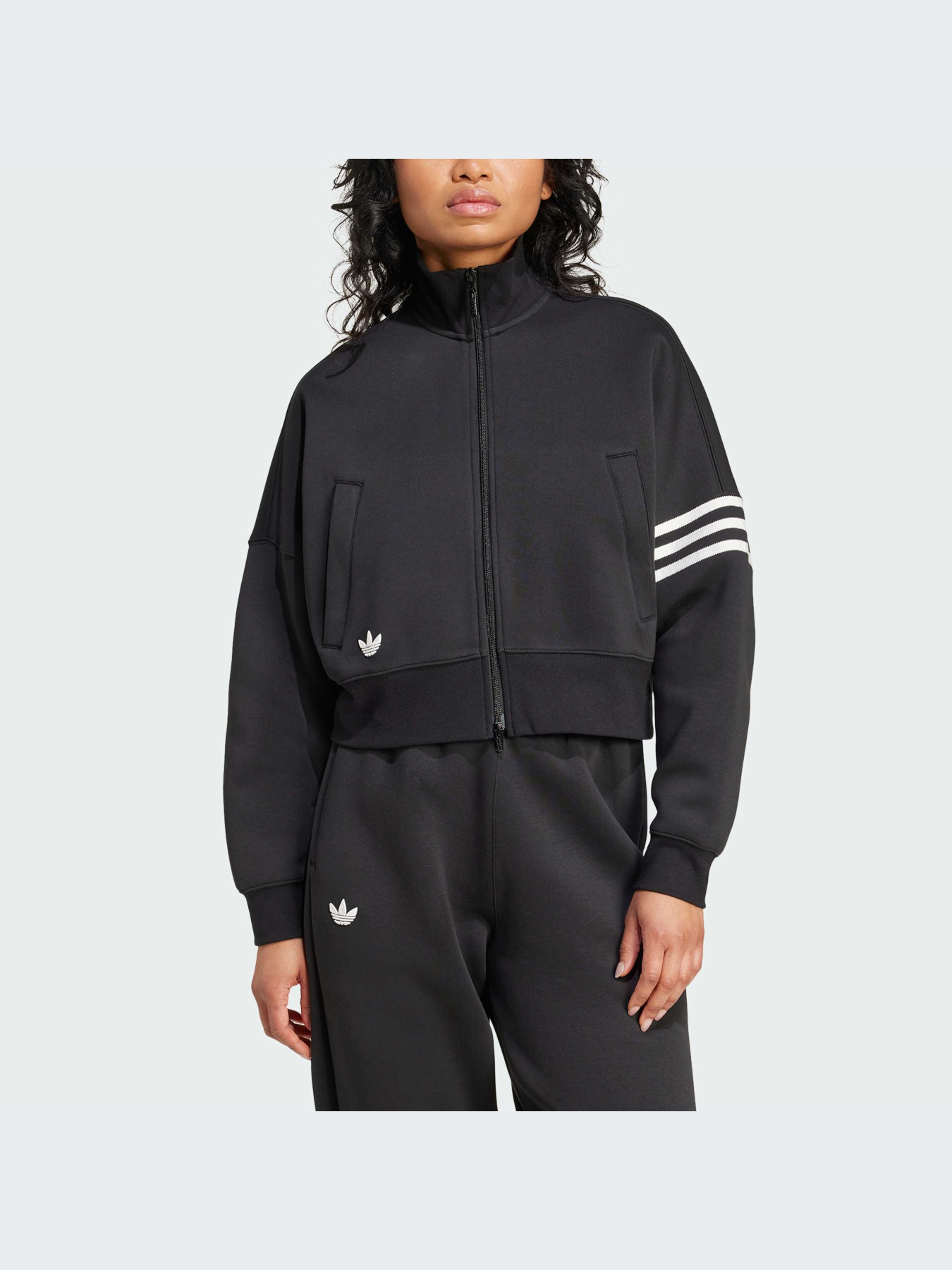 Худи и свитшоты Adidas модель IW5601 Худи и свитшоты Adidas модель IW5601 Фото