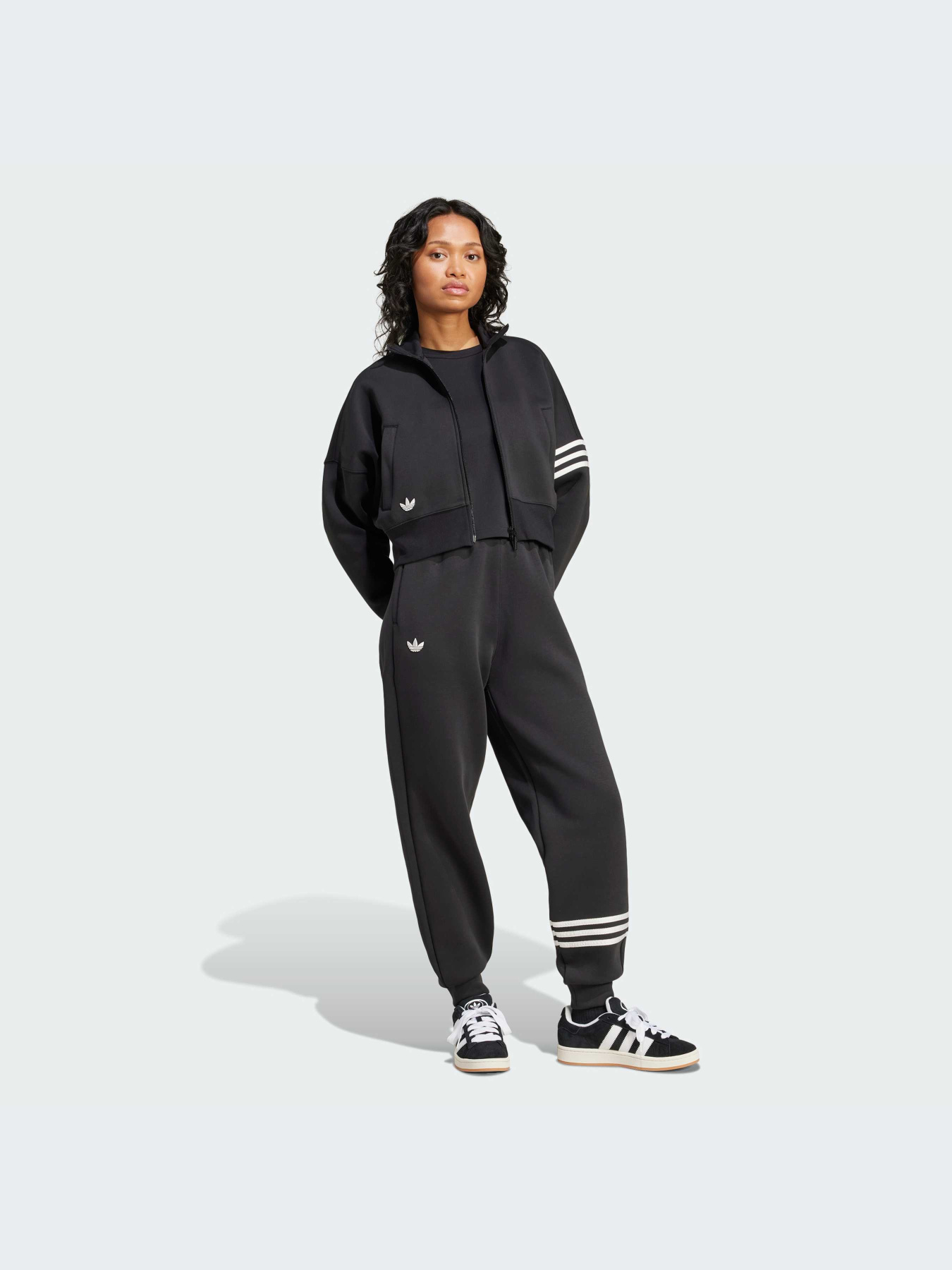 Худи и свитшоты Adidas модель IW5601 Худи и свитшоты Adidas модель IW5601 Фото