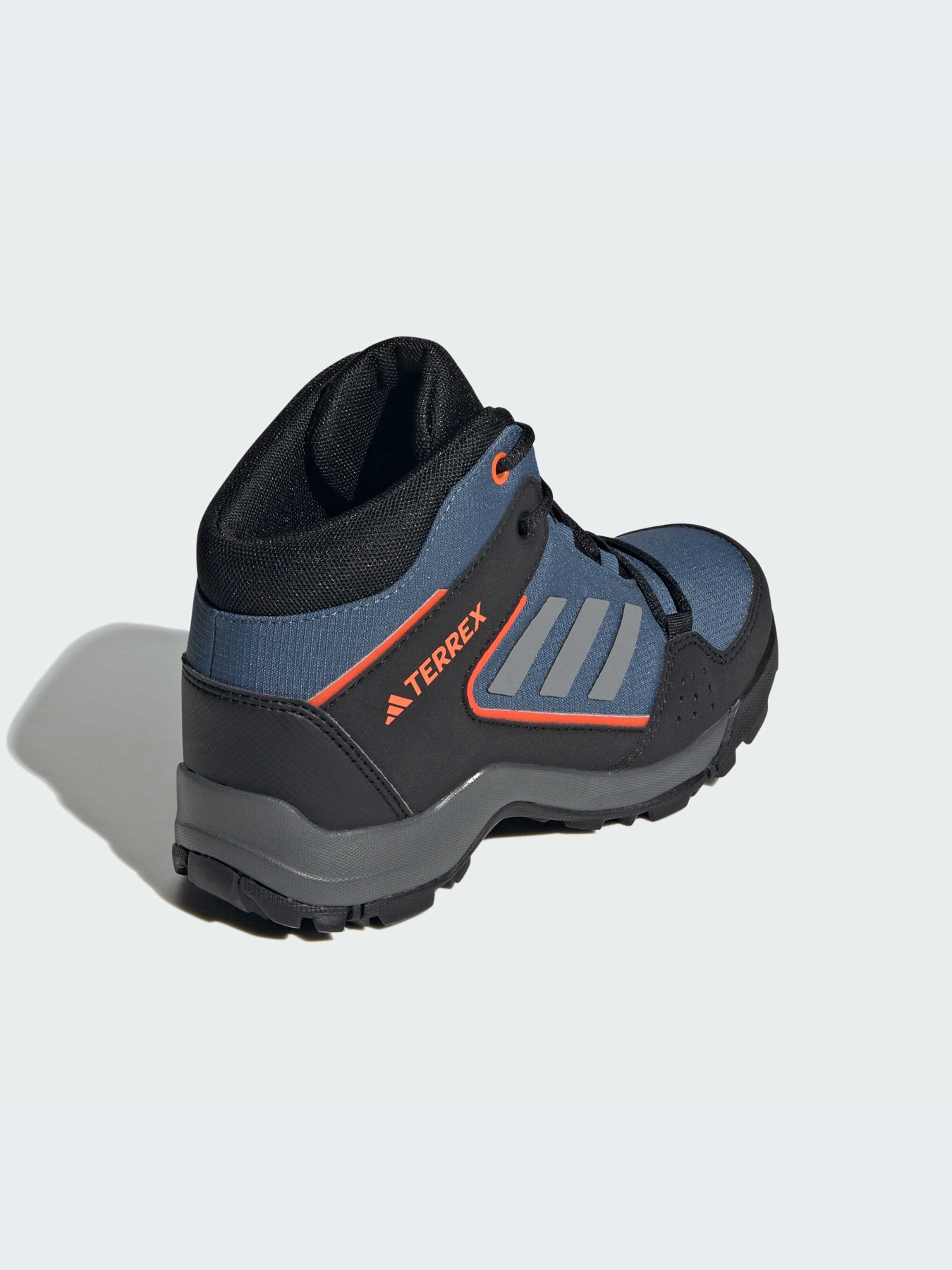 Черевики та чоботи Adidas модель IF5700 Черевики та чоботи Adidas модель IF5700 Фото