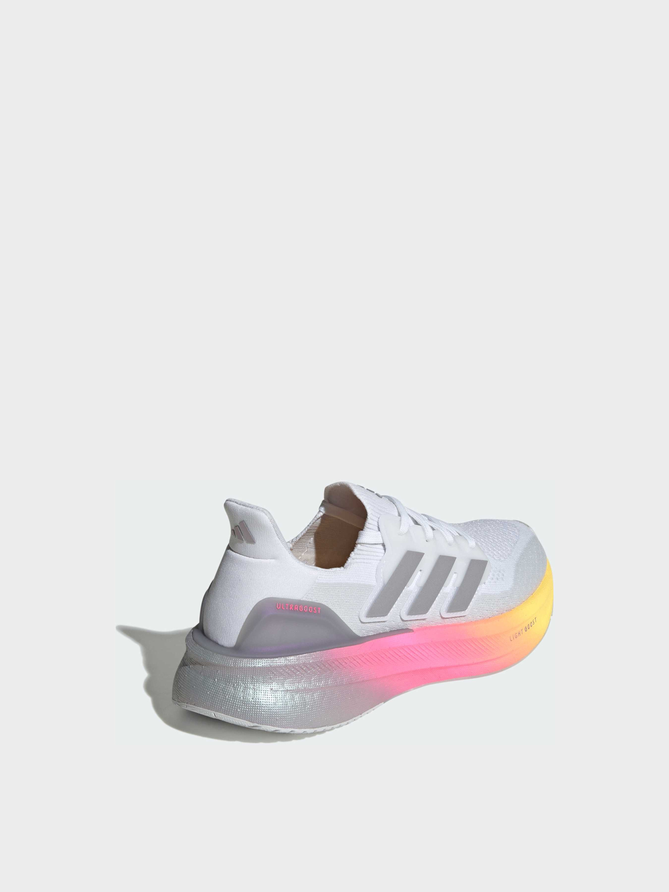 Кроссовки Adidas Ultraboost модель ID8840 Кроссовки Adidas Ultraboost модель ID8840 Фото