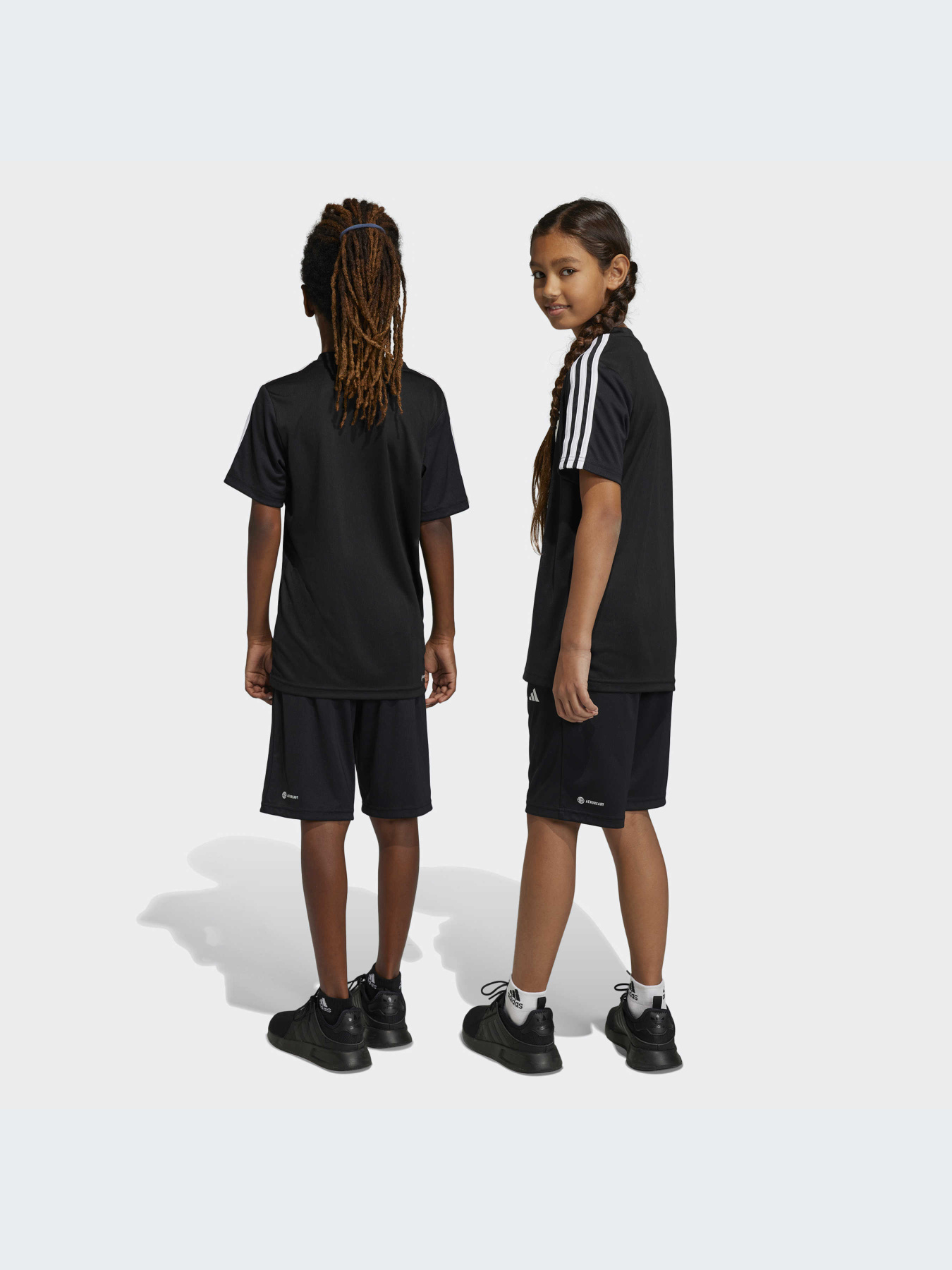 Костюмы Adidas модель IC5670 Костюмы Adidas модель IC5670 Фото