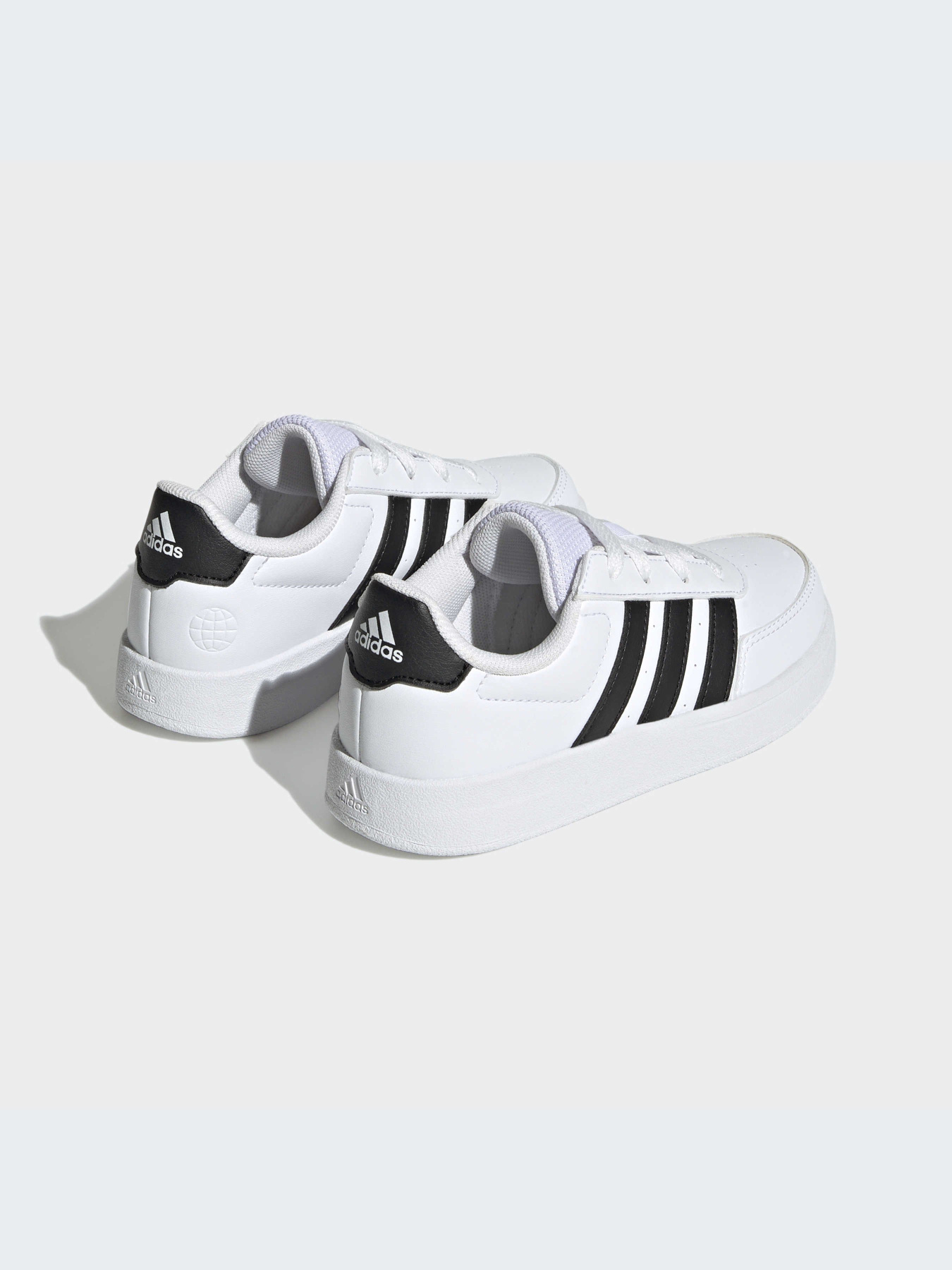 Кроссовки Adidas модель HP8956 Кроссовки Adidas модель HP8956 Фото