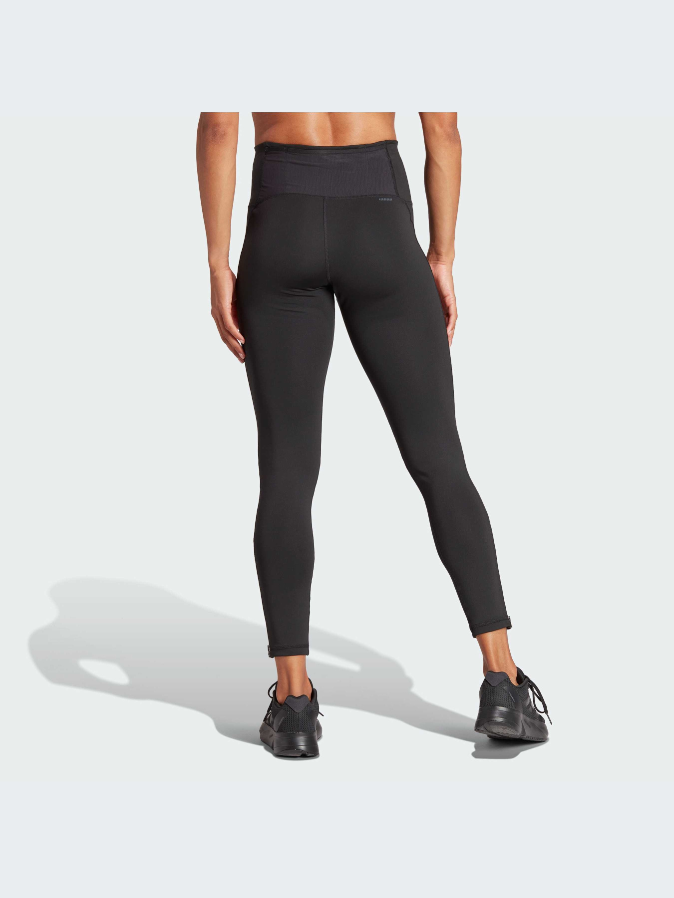 Брюки Adidas модель IP3085 Брюки Adidas модель IP3085 Фото