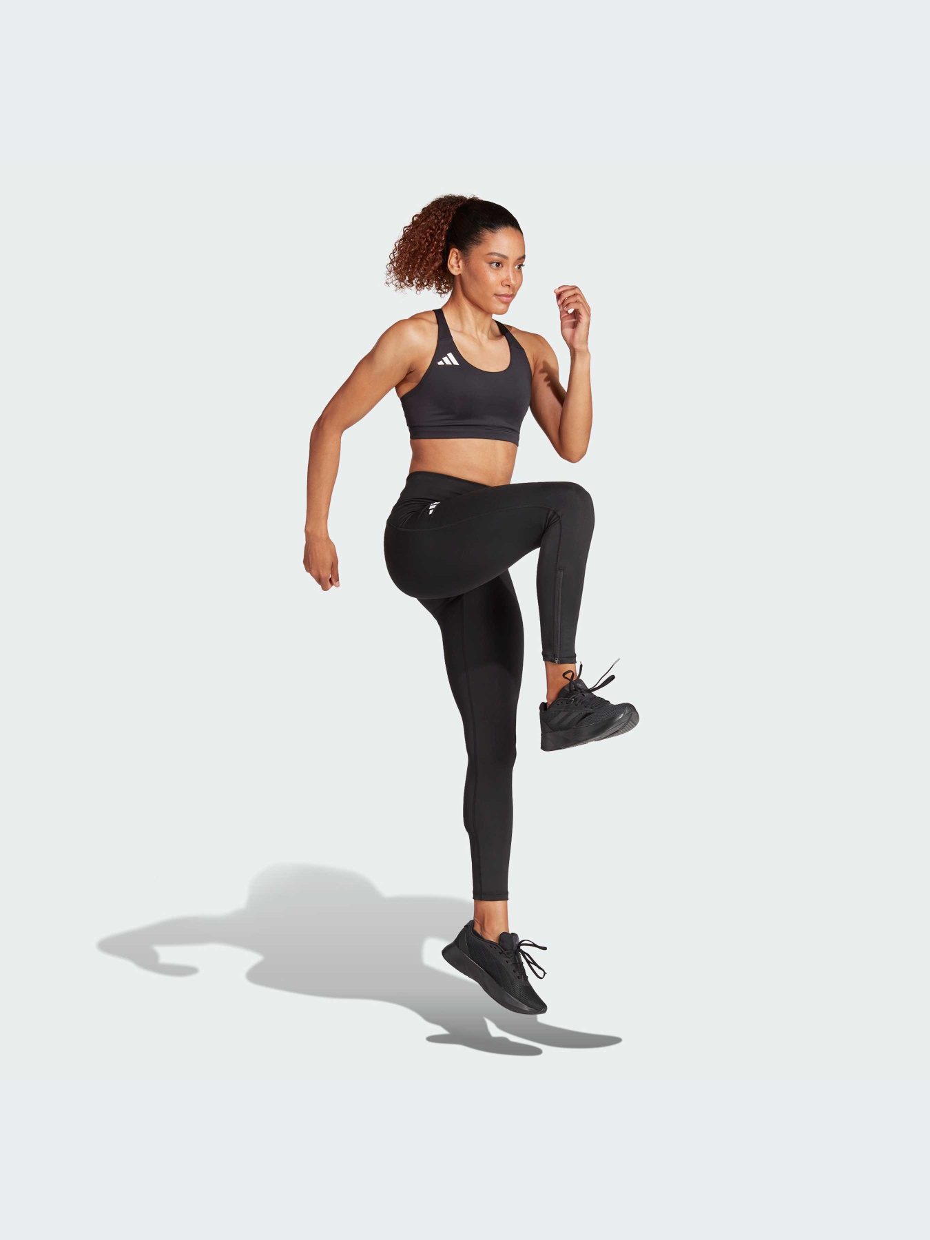 Брюки Adidas модель IP3085 Брюки Adidas модель IP3085 Фото