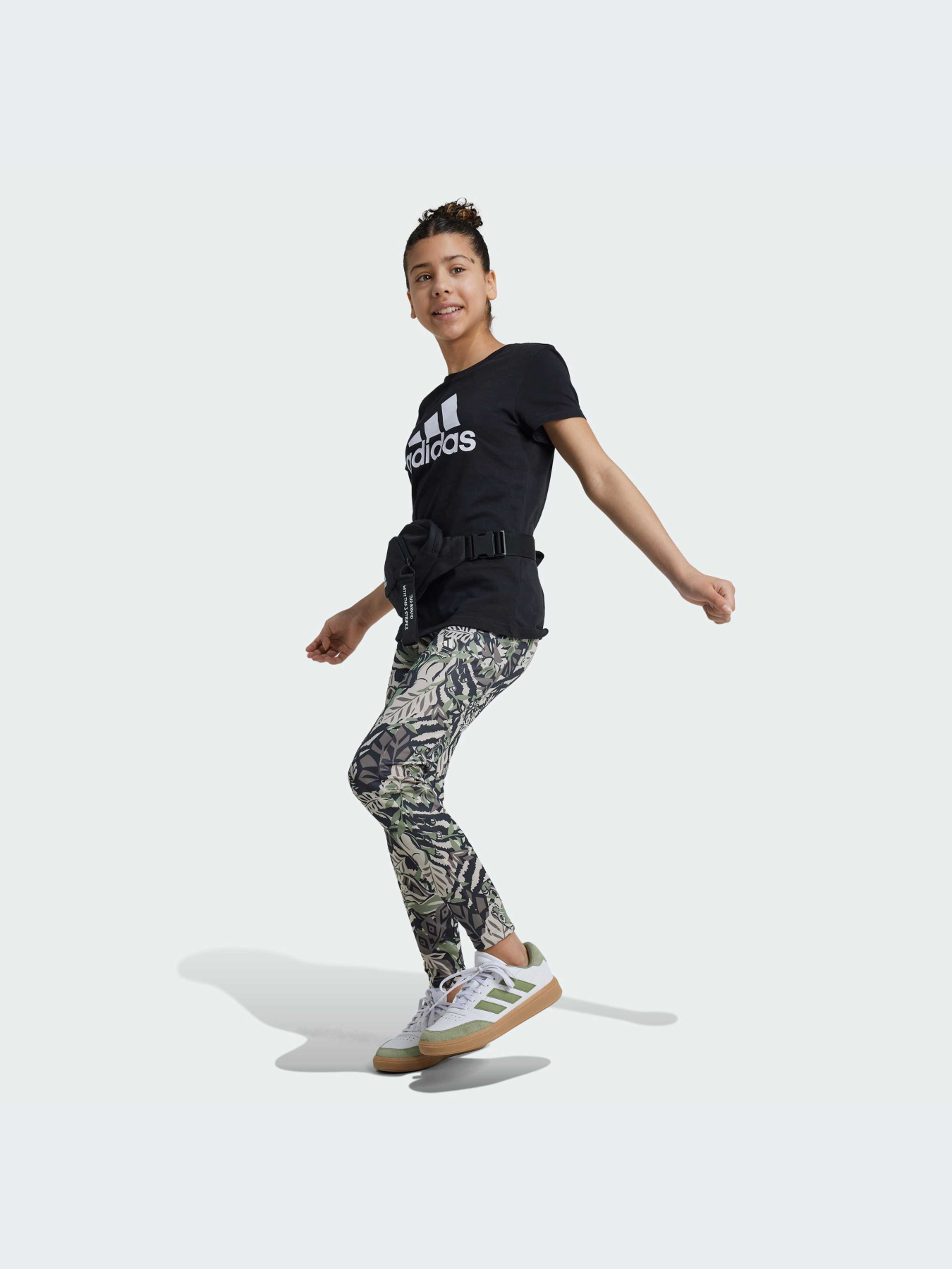 Штани Adidas x Disney модель IV7356 Штани Adidas x Disney модель IV7356 Фото