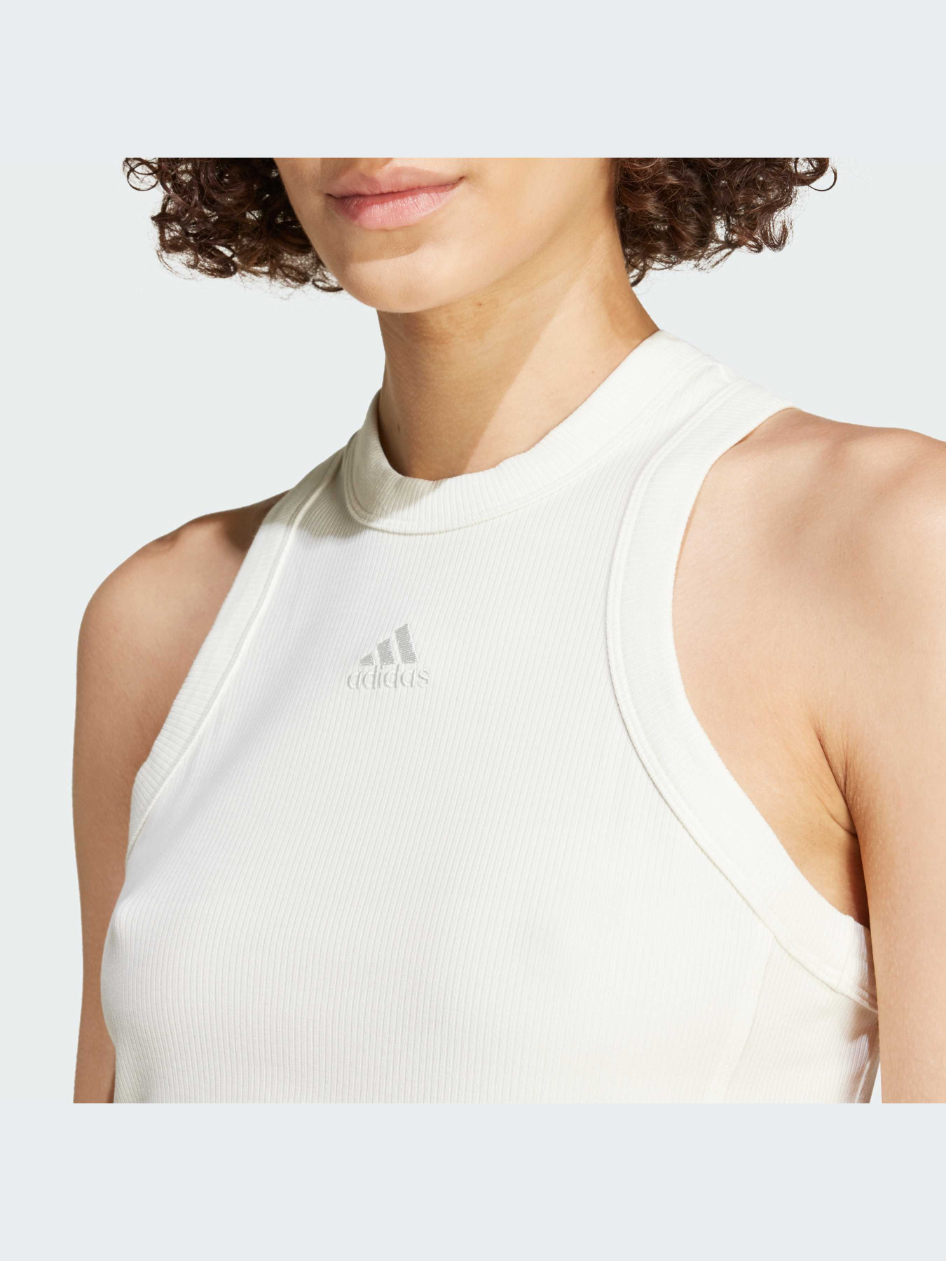 Футболки і поло Adidas модель IY6732 Футболки і поло Adidas модель IY6732 Фото