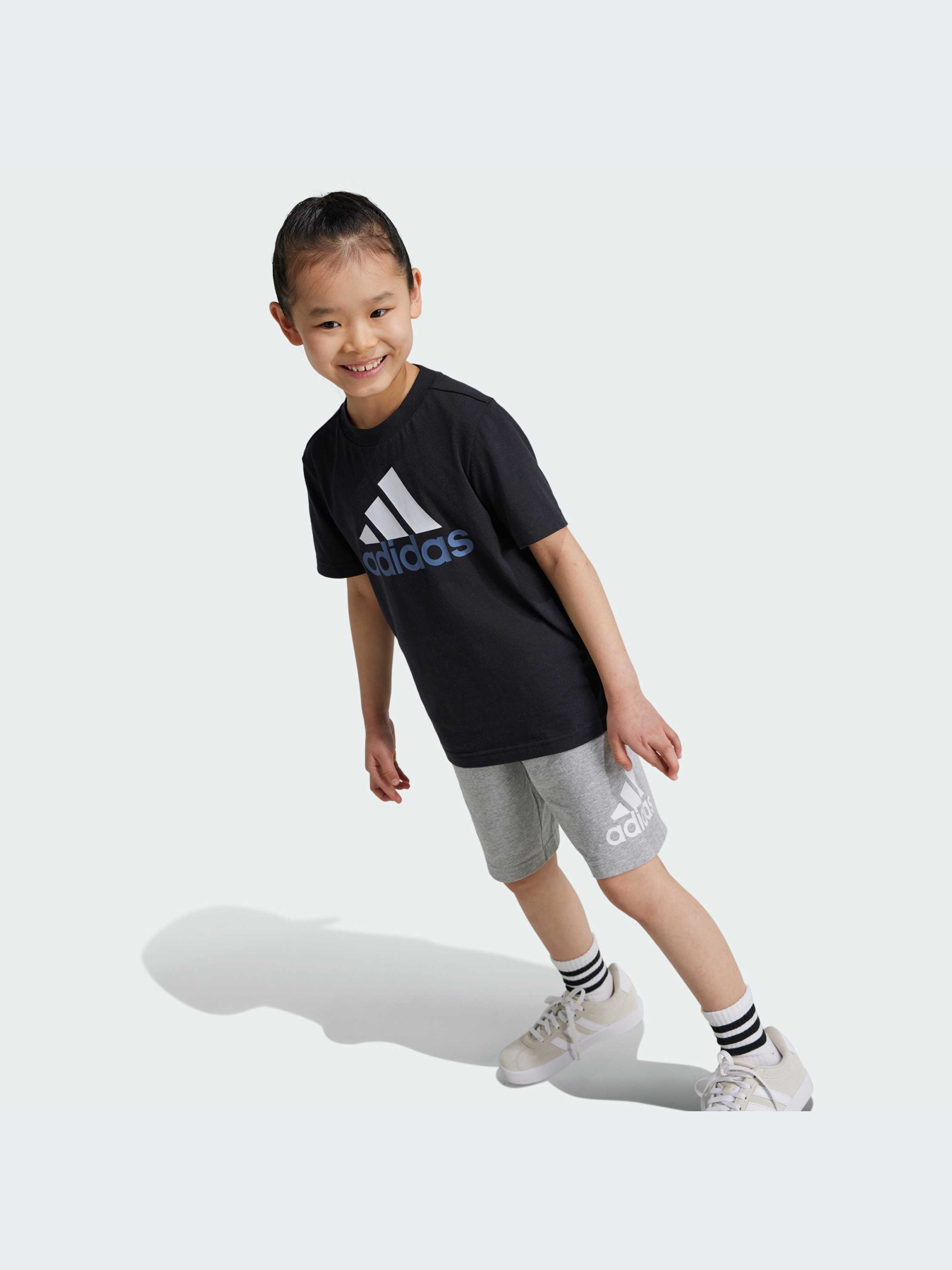 Костюмы Adidas модель IX7325 Костюмы Adidas модель IX7325 Фото