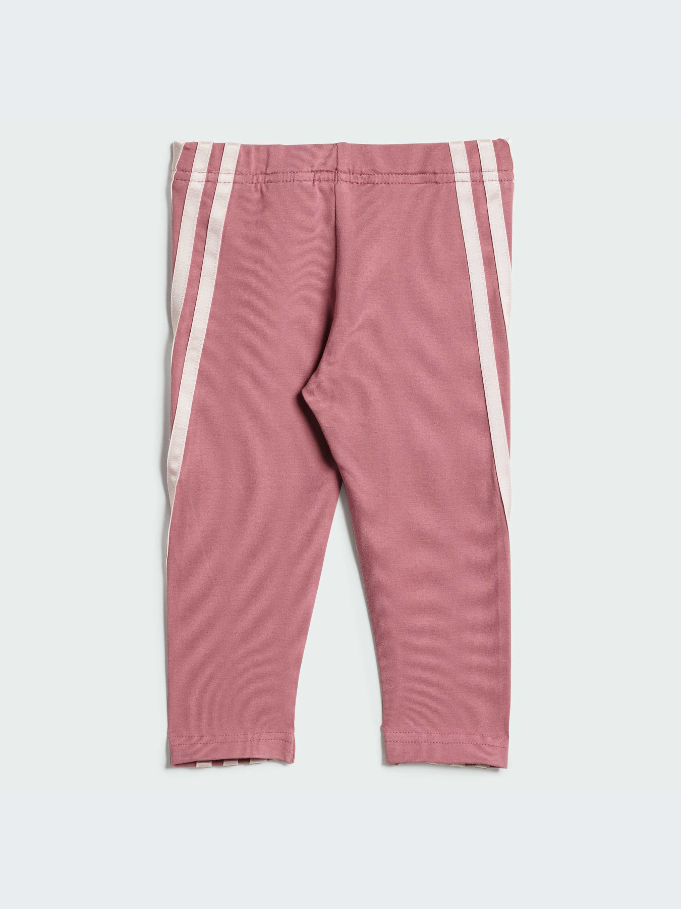 Костюмы Adidas x Disney модель IZ2835 Костюмы Adidas x Disney модель IZ2835 Фото
