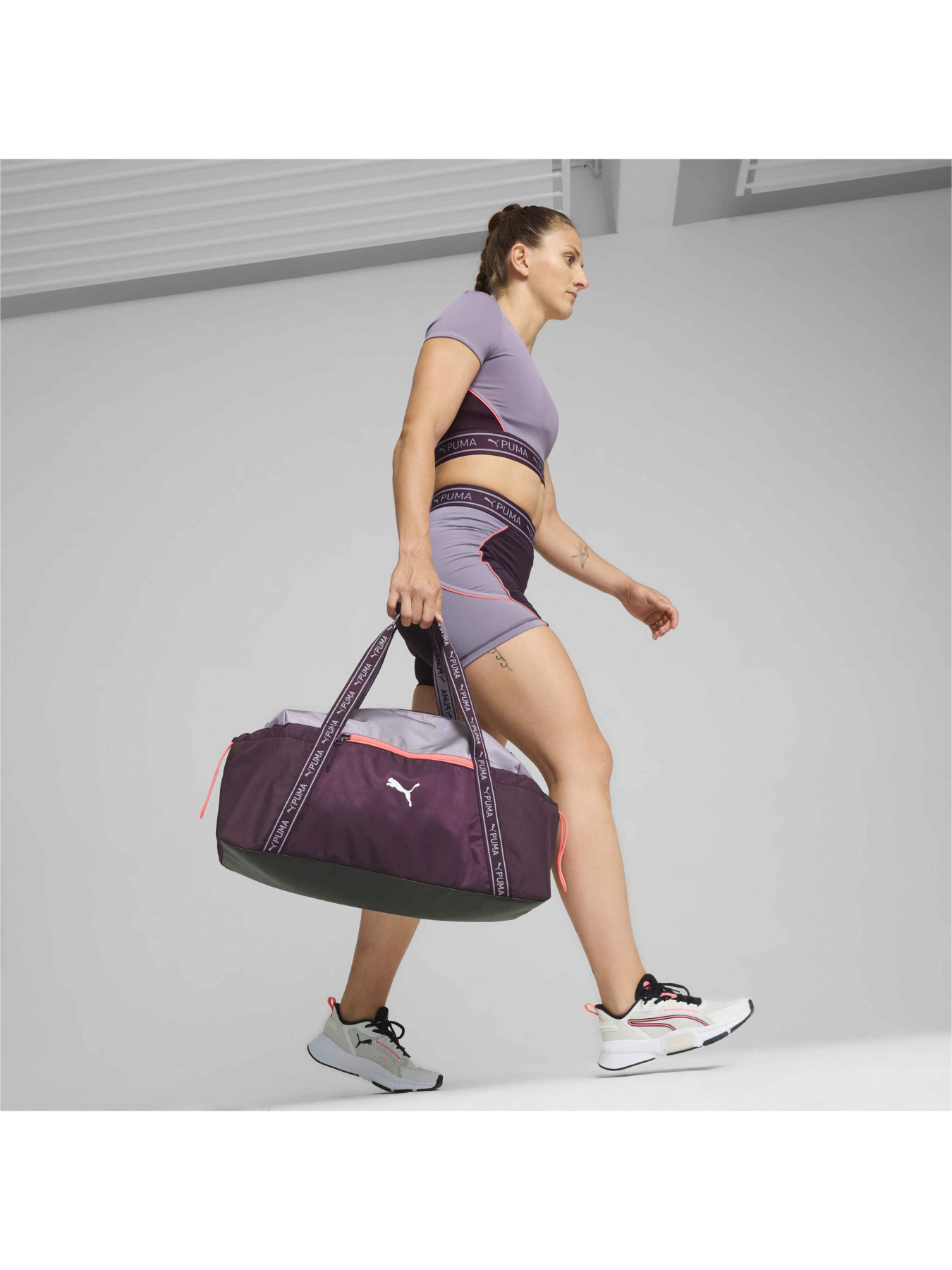 Сумки PUMA At Ess Sports Bag модель 090780 Фото