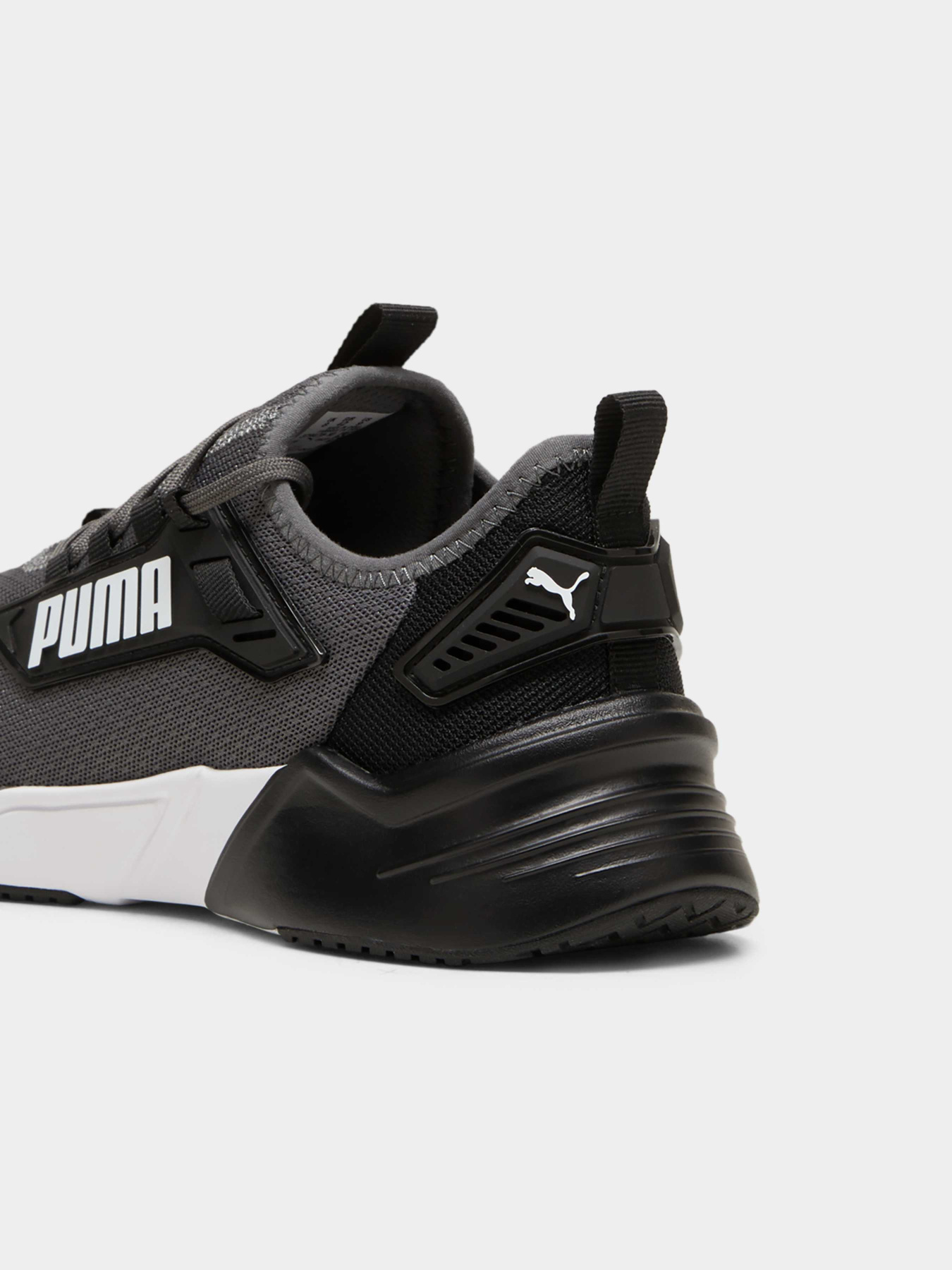 Кросівки PUMA Retaliate 3 модель 379478 Фото