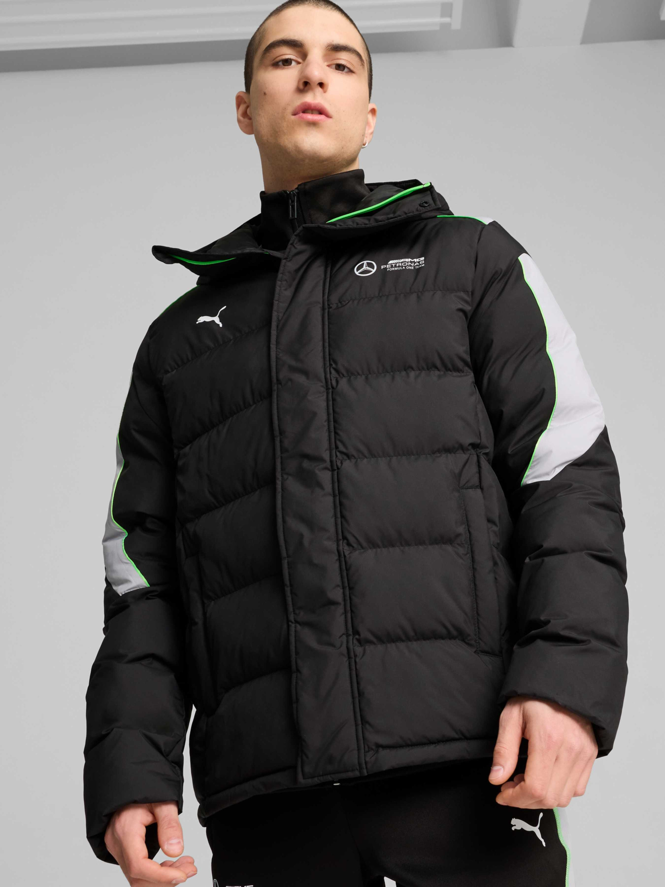 Куртки та дублянки PUMA Mapf1 Mt7+ Ecolite Pdd Jkt модель 627315 Фото