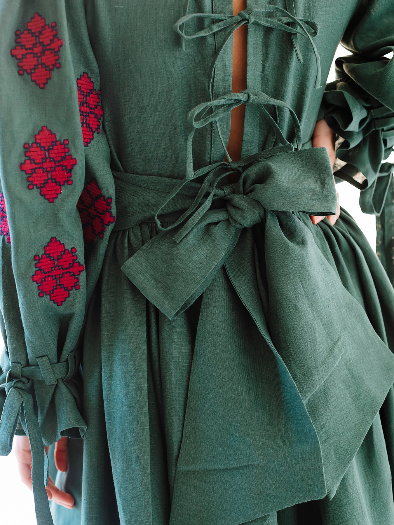 Вишиванки Embroidered Gem модель 524110 Фото