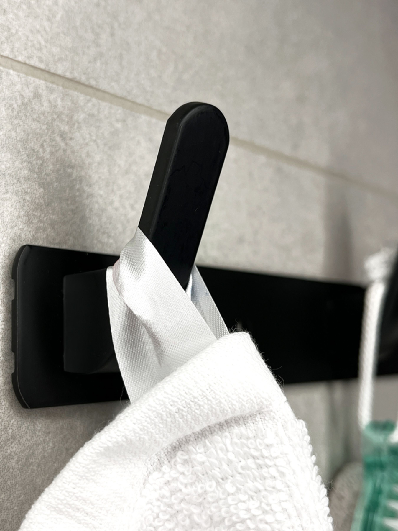 Вішалка на 3 гачки чорна MBM HOME модель HA-01/3 BLACK Фото
