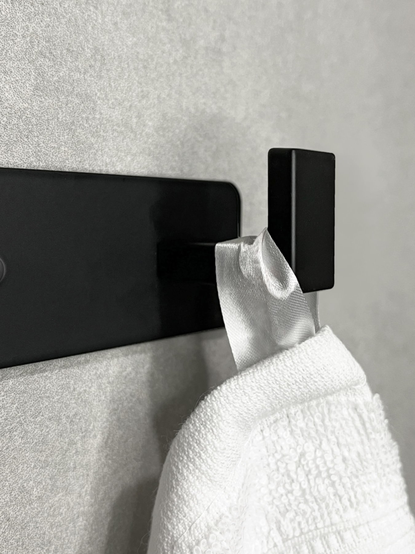 Вішалка на 3 гачки чорна MBM HOME модель HA-05/3 BLACK Фото