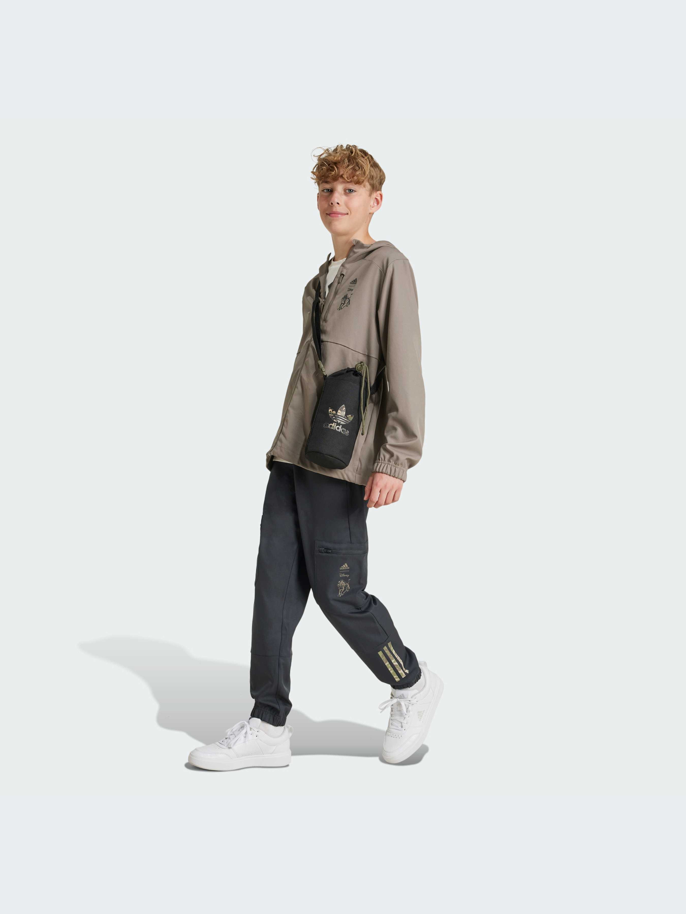 Куртки и дубленки Adidas x Disney модель IV9633 Фото