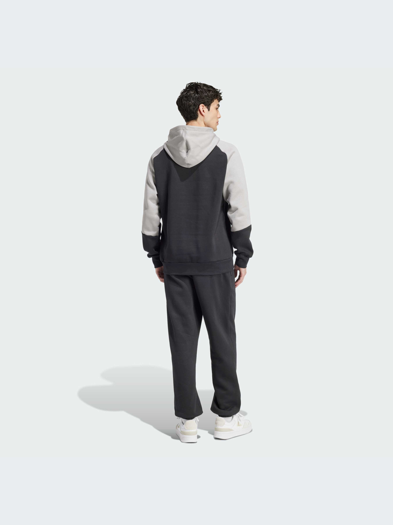 Костюмы Adidas модель IY0300 Костюмы Adidas модель IY0300 Фото