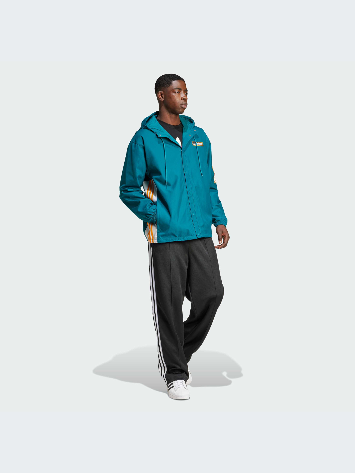 Куртки та дублянки Adidas Adicolor модель IW5811 Куртки та дублянки Adidas Adicolor модель IW5811 Фото