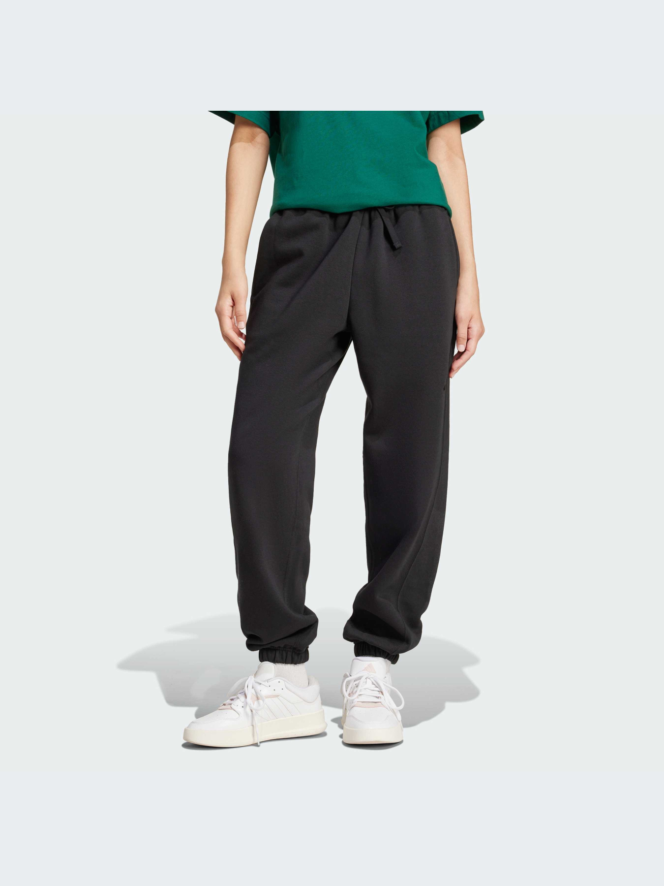 Брюки Adidas модель IW1024 Брюки Adidas модель IW1024 Фото