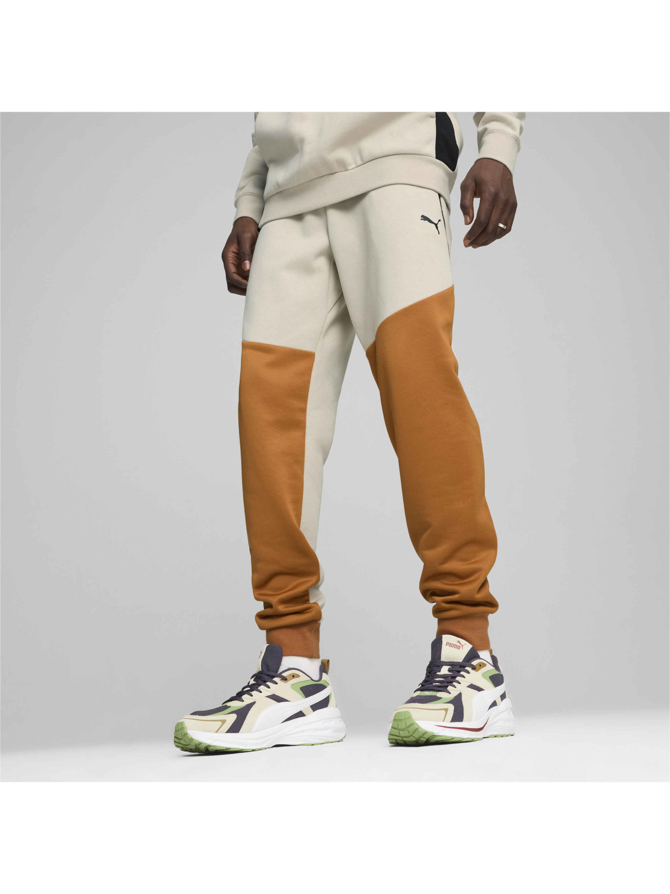 Штани PUMA Tech Sweatpants модель 624383 Штани PUMA Tech Sweatpants модель 624383 Фото