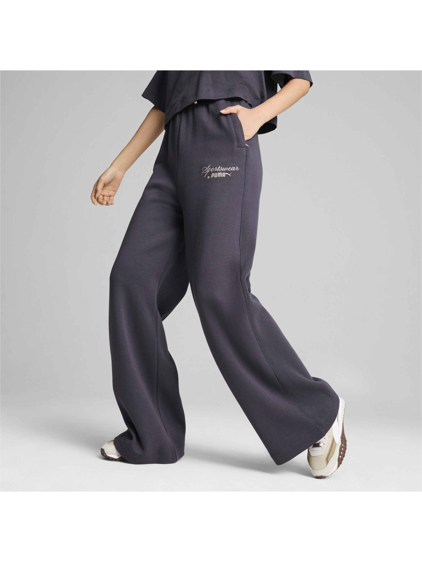 Штани PUMA Classics+ Relaxed Sweatpants модель 626568 Фото