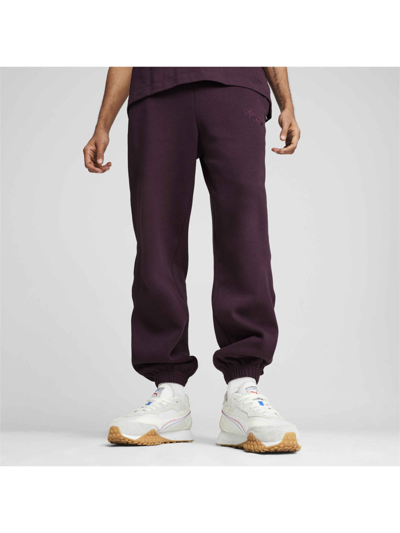 Штани PUMA Classics+ Relaxed Sweatpants модель 626723 Фото