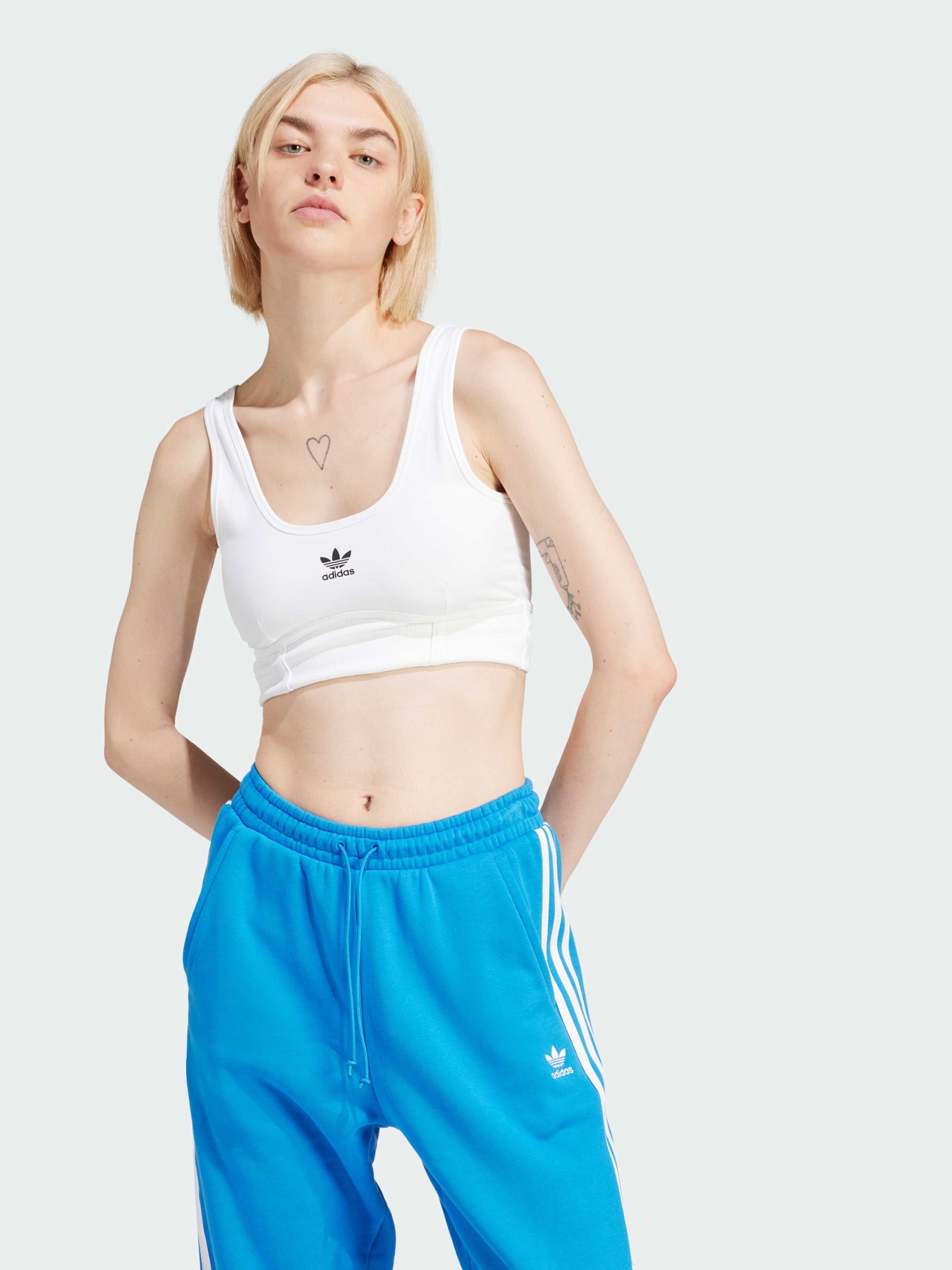 Футболки і поло Adidas Adicolor модель IN4116 Фото