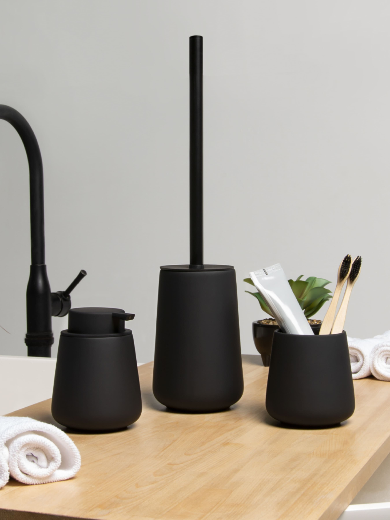 Набір аксесуарів для ванної кімнати чорний Jersey MBM HOME модель MVM-MH-21 BLACK Фото
