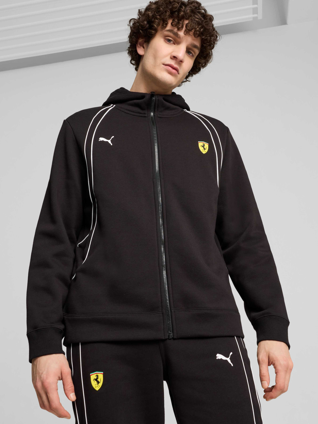 Худи и свитшоты PUMA Ferrari Race Hoodie модель 627046 Худи и свитшоты PUMA Ferrari Race Hoodie модель 627046 Фото