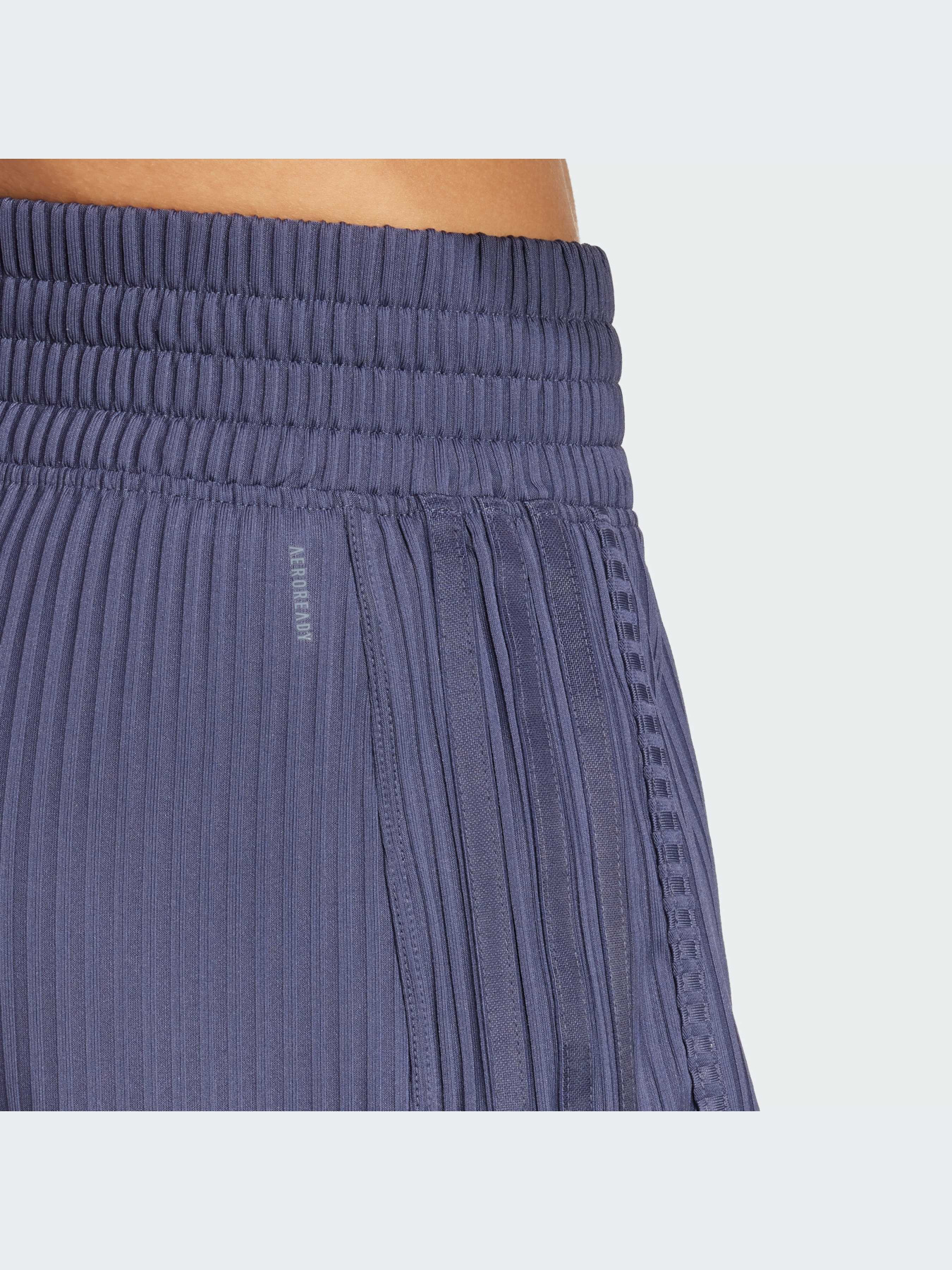 Шорты Adidas 3 Stripes модель IK5457 Шорты Adidas 3 Stripes модель IK5457 Фото