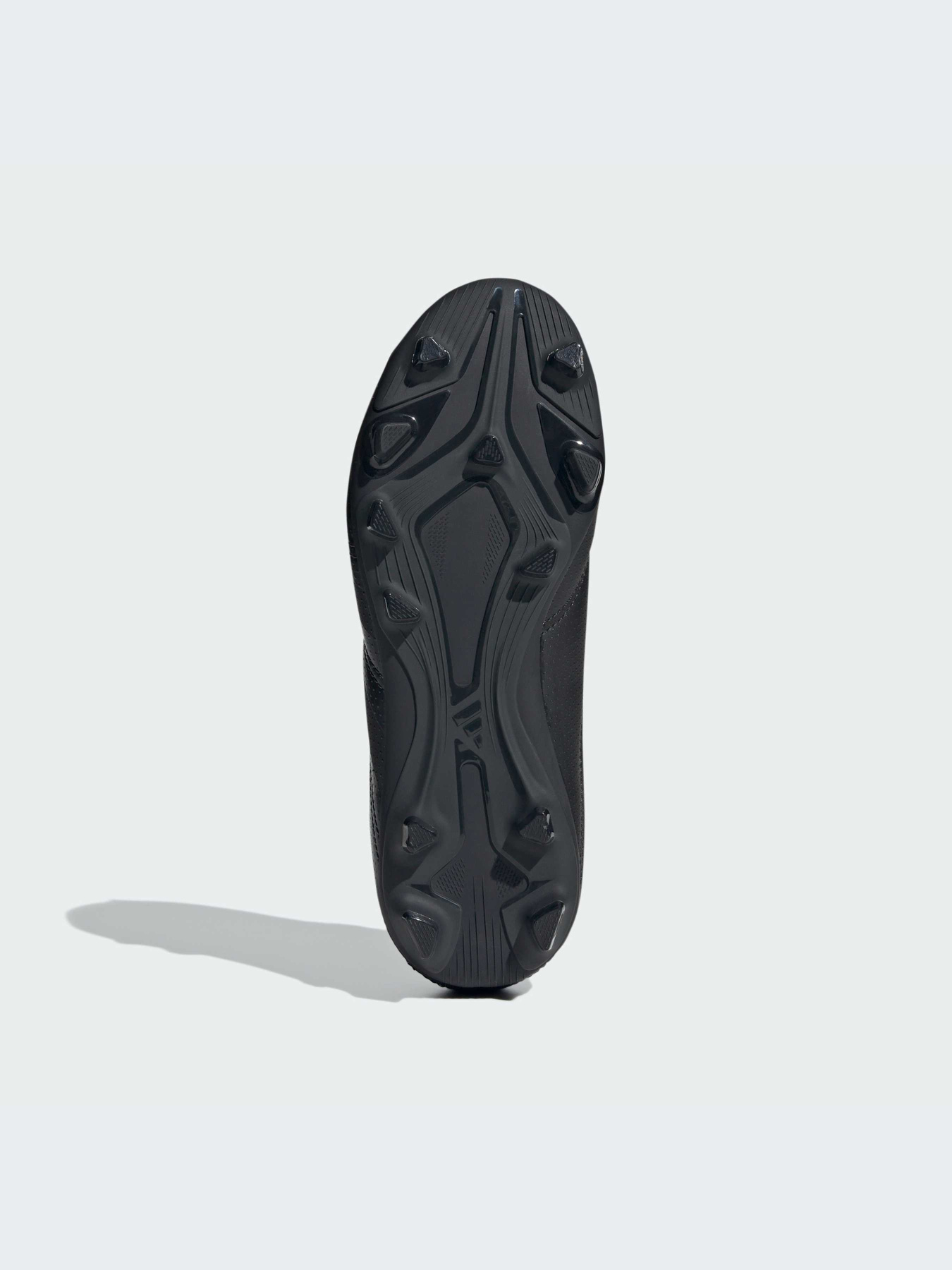 Кроссовки Adidas Predator модель IG5428 Кроссовки Adidas Predator модель IG5428 Фото