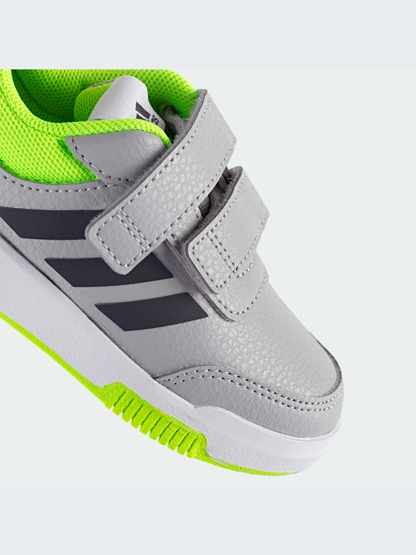 Кроссовки Adidas модель IG8800 Фото