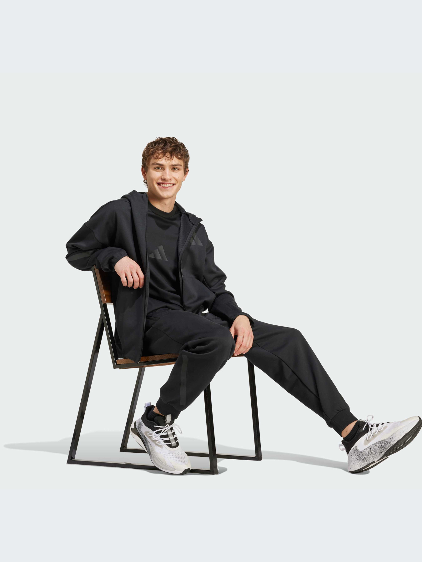 Худі та світшоти Adidas ZNE модель JE7538 Фото