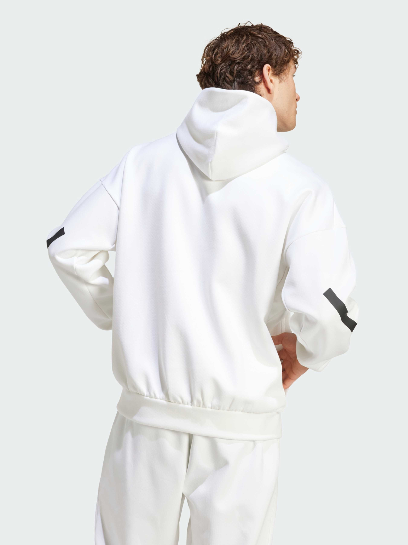 Худи и свитшоты Adidas ZNE модель JF2454 Фото