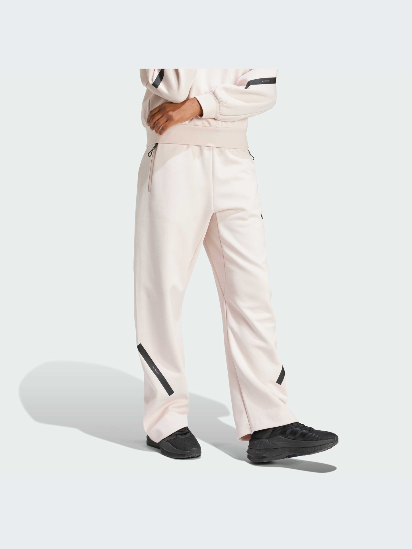 Брюки Adidas ZNE модель JF4780 Брюки Adidas ZNE модель JF4780 Фото