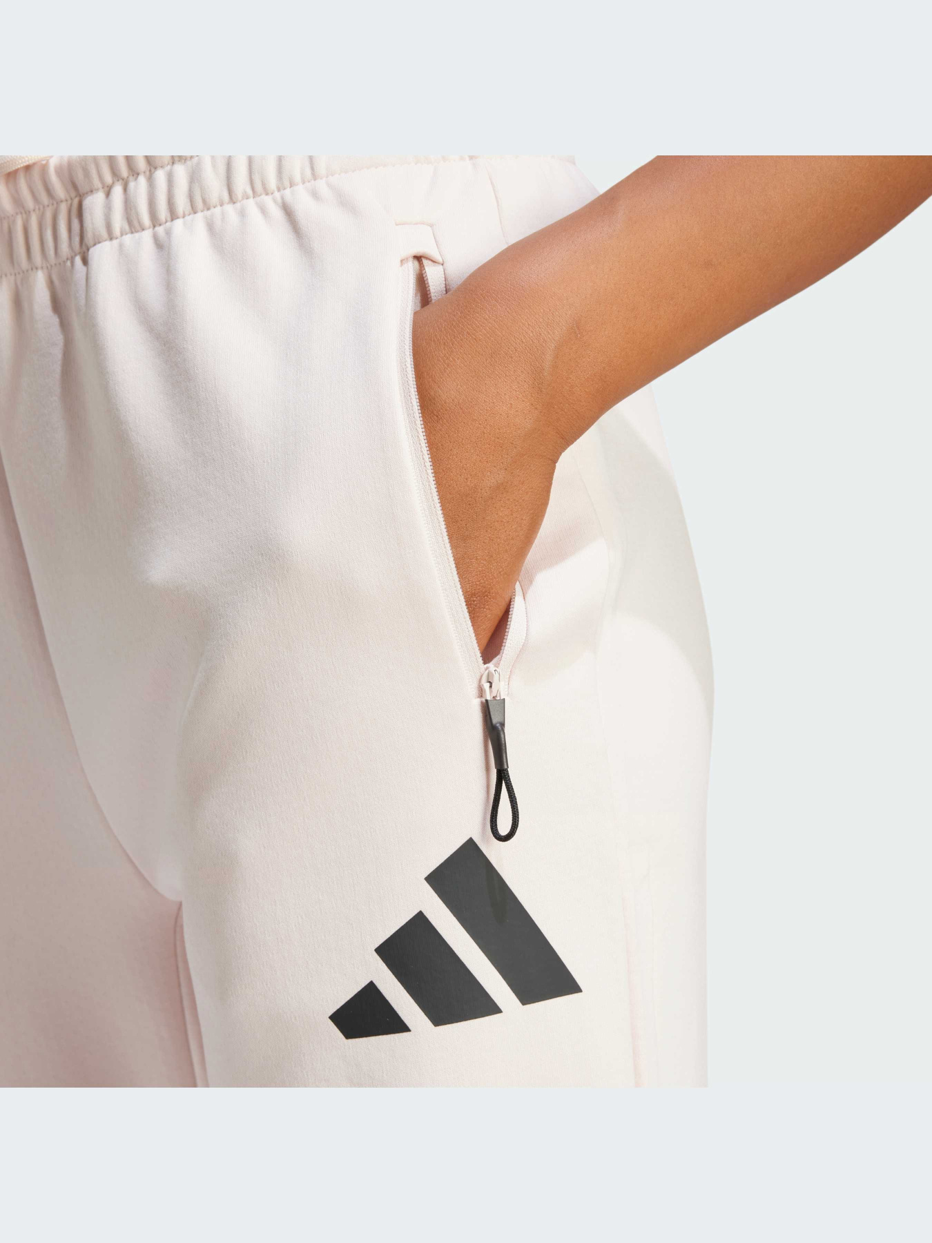 Брюки Adidas ZNE модель JF4788 Брюки Adidas ZNE модель JF4788 Фото