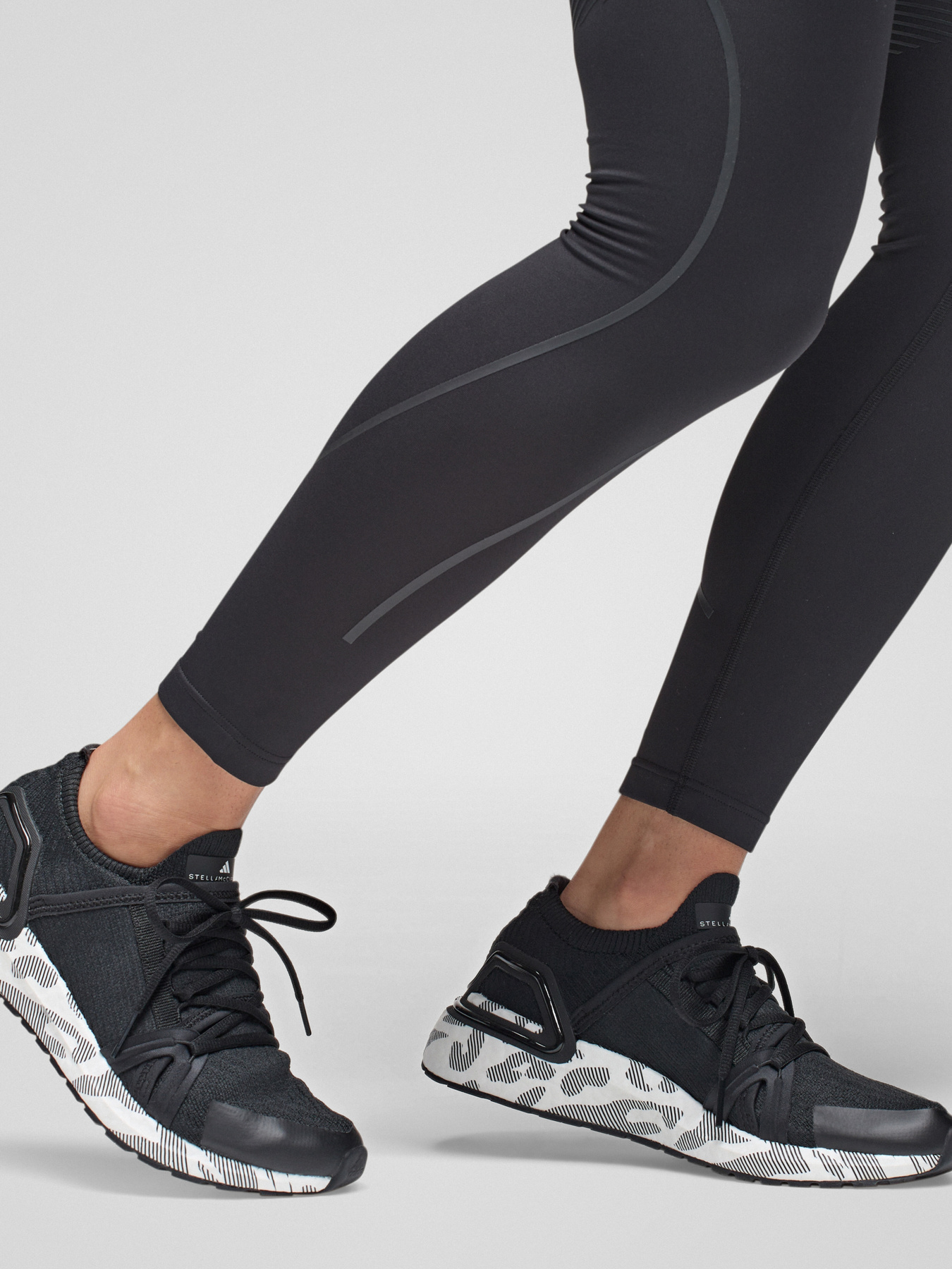 Кросівки Adidas Ultraboost модель IH0087 Фото
