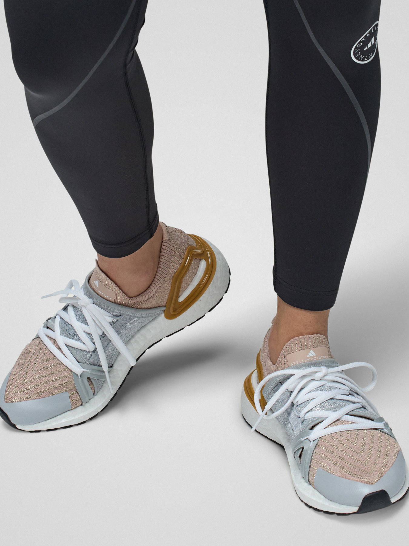 Кросівки Adidas Ultraboost модель IH0093 Фото