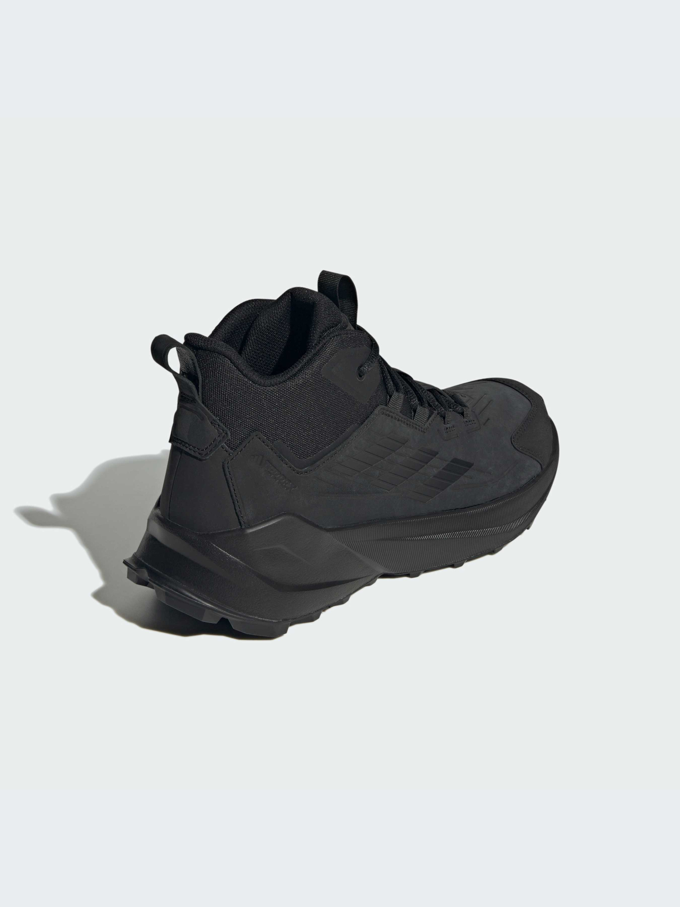 Черевики та чоботи Adidas модель ID0888 Черевики та чоботи Adidas модель ID0888 Фото