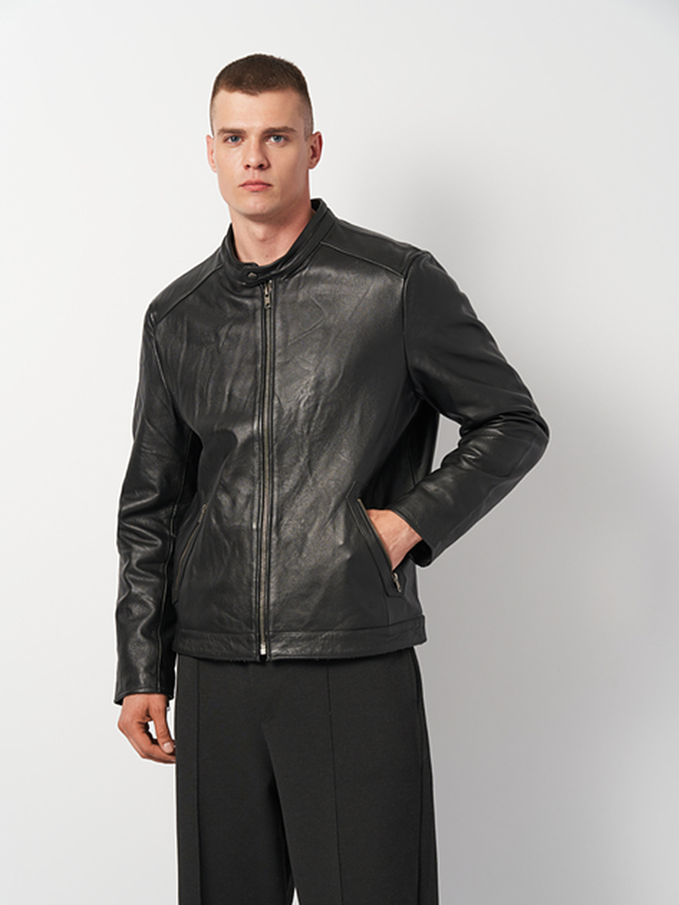 Куртки и дубленки Ricco Grande модель k1SKTbl Фото