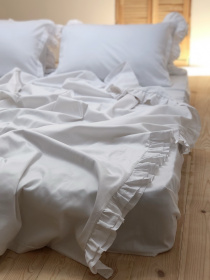 Комплект постільної білизни з рюшами білий Cozy модель 8047948 Фото