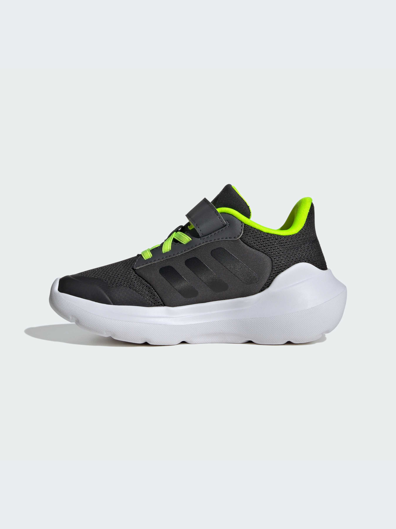 Кроссовки Adidas модель IE5987 Кроссовки Adidas модель IE5987 Фото