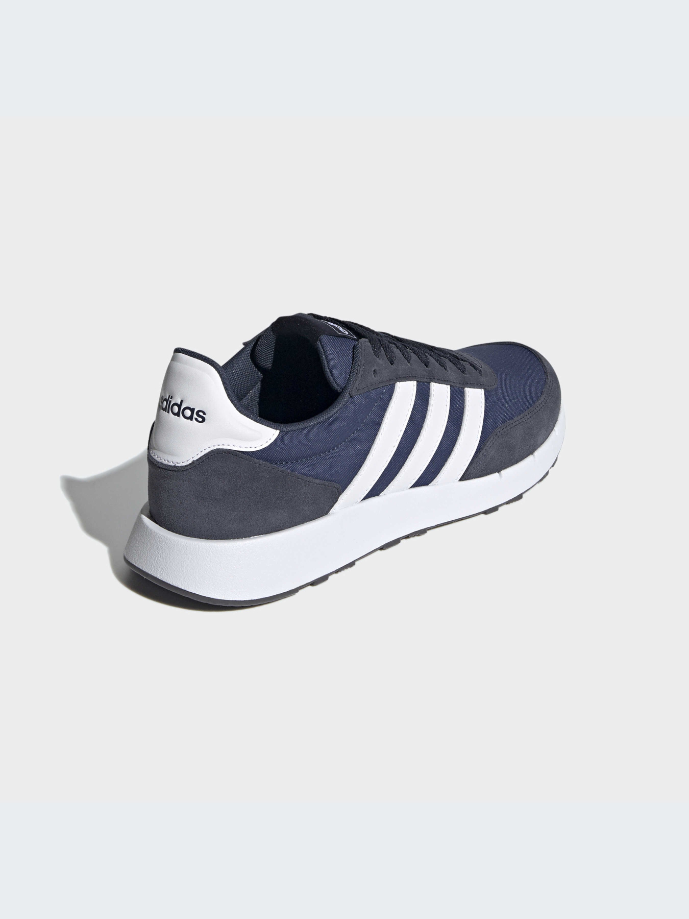 Кроссовки Adidas модель FZ0962 Кроссовки Adidas модель FZ0962 Фото
