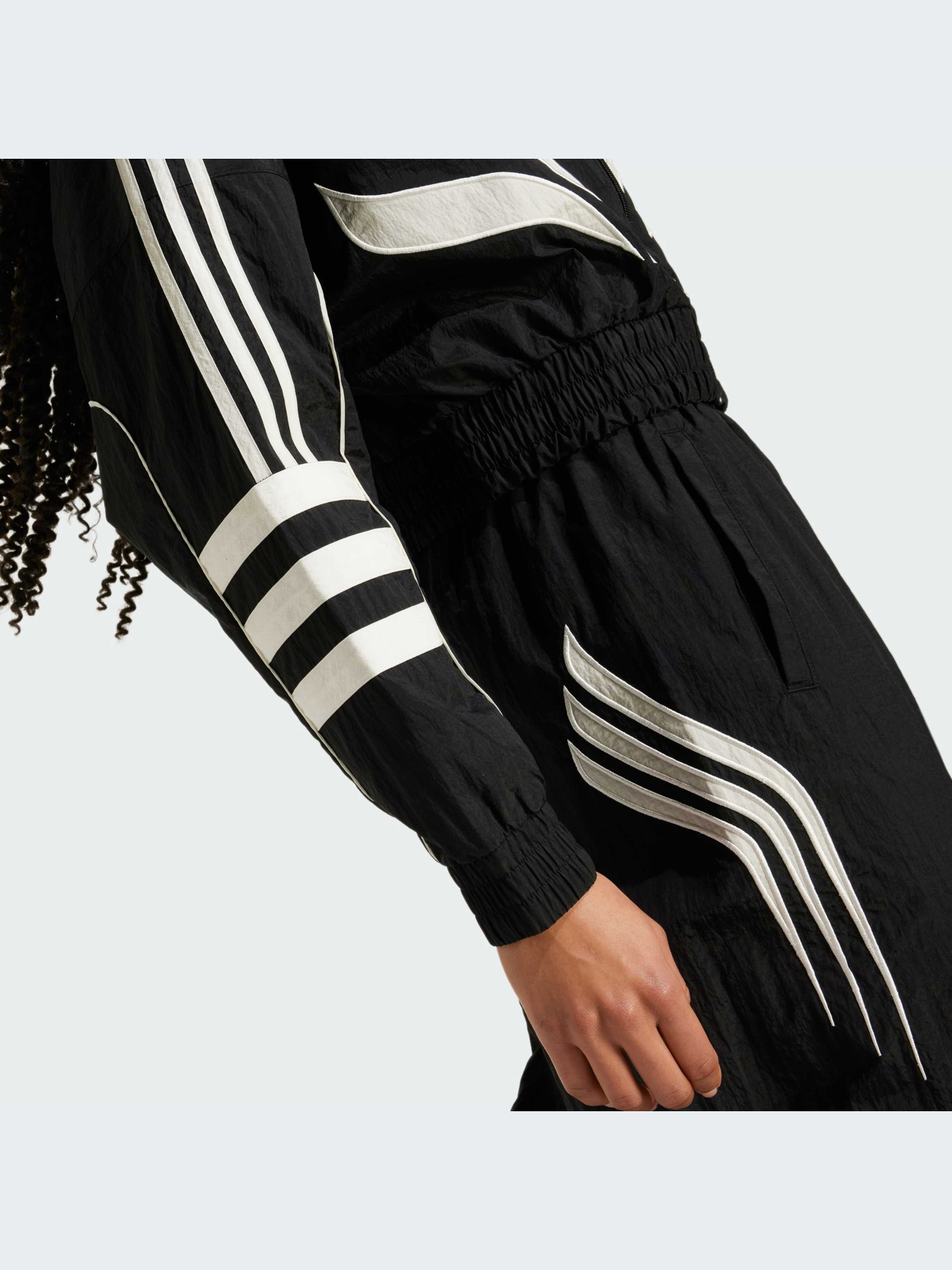 Худі та світшоти Adidas модель IW5511 Худі та світшоти Adidas модель IW5511 Фото
