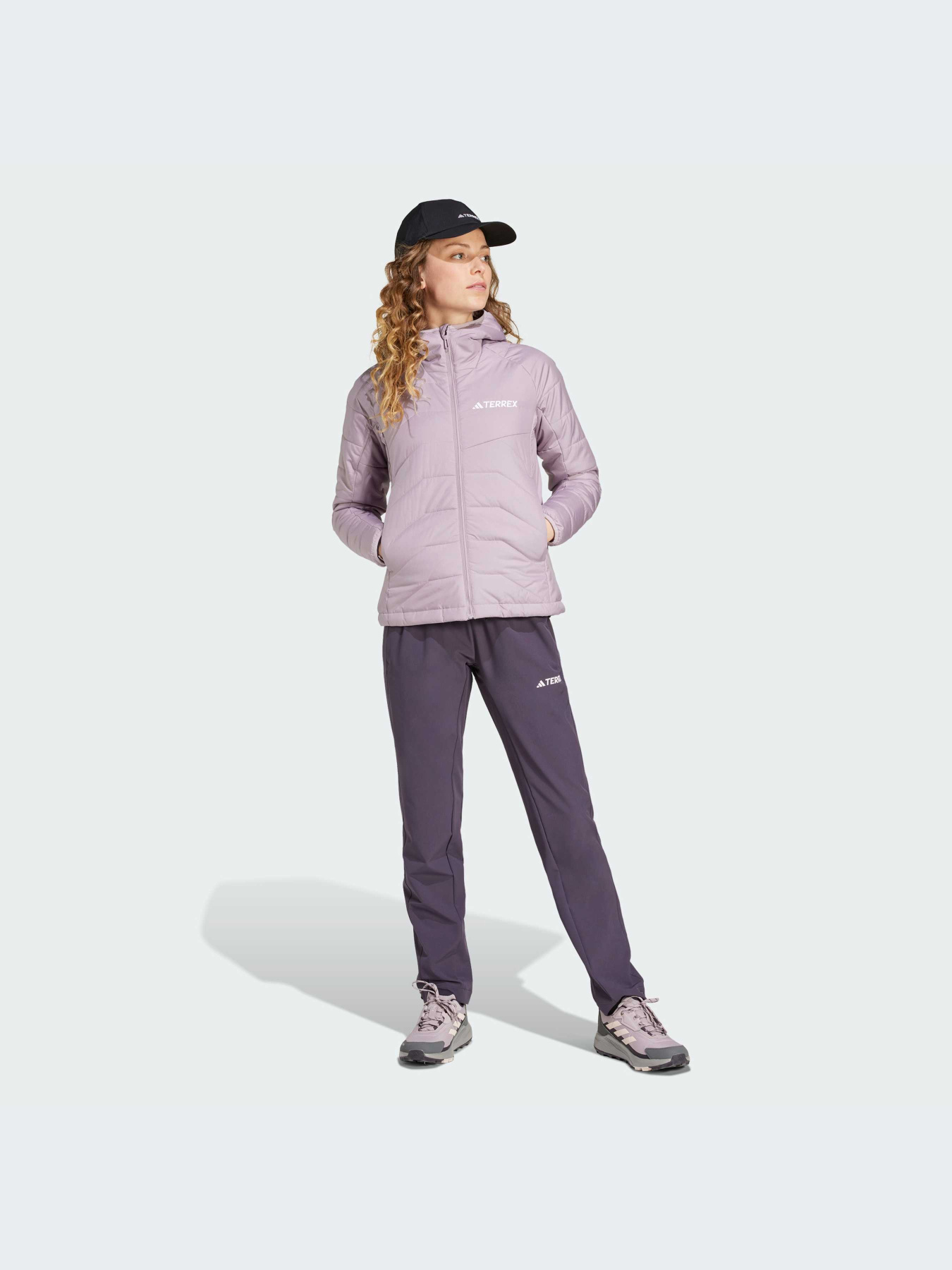 Куртки та дублянки Adidas модель IM8198 Куртки та дублянки Adidas модель IM8198 Фото