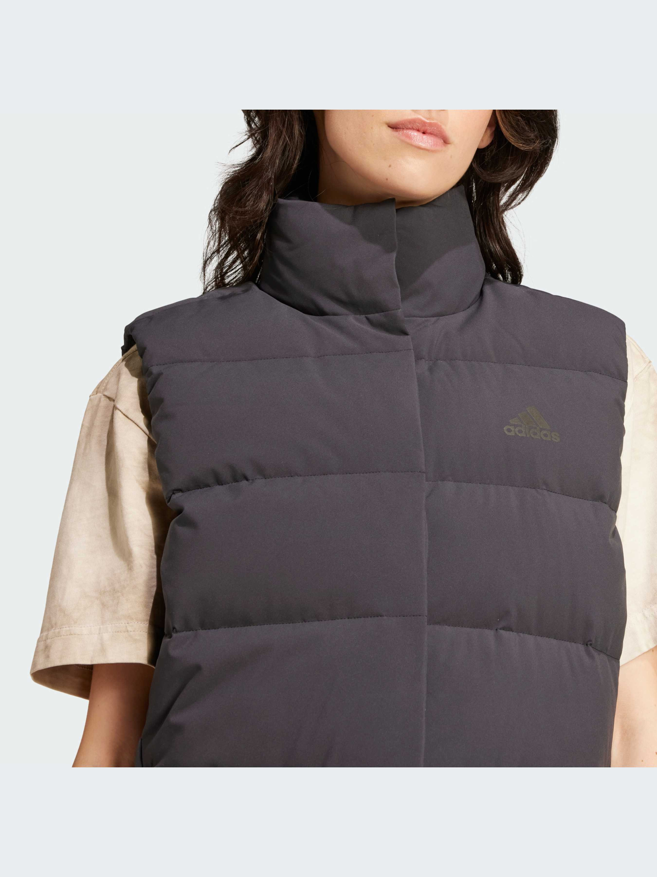 Куртки и дубленки Adidas модель IX8868 Куртки и дубленки Adidas модель IX8868 Фото
