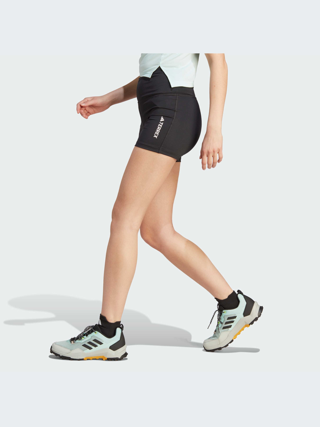 Шорты Adidas модель IB1892 Фото