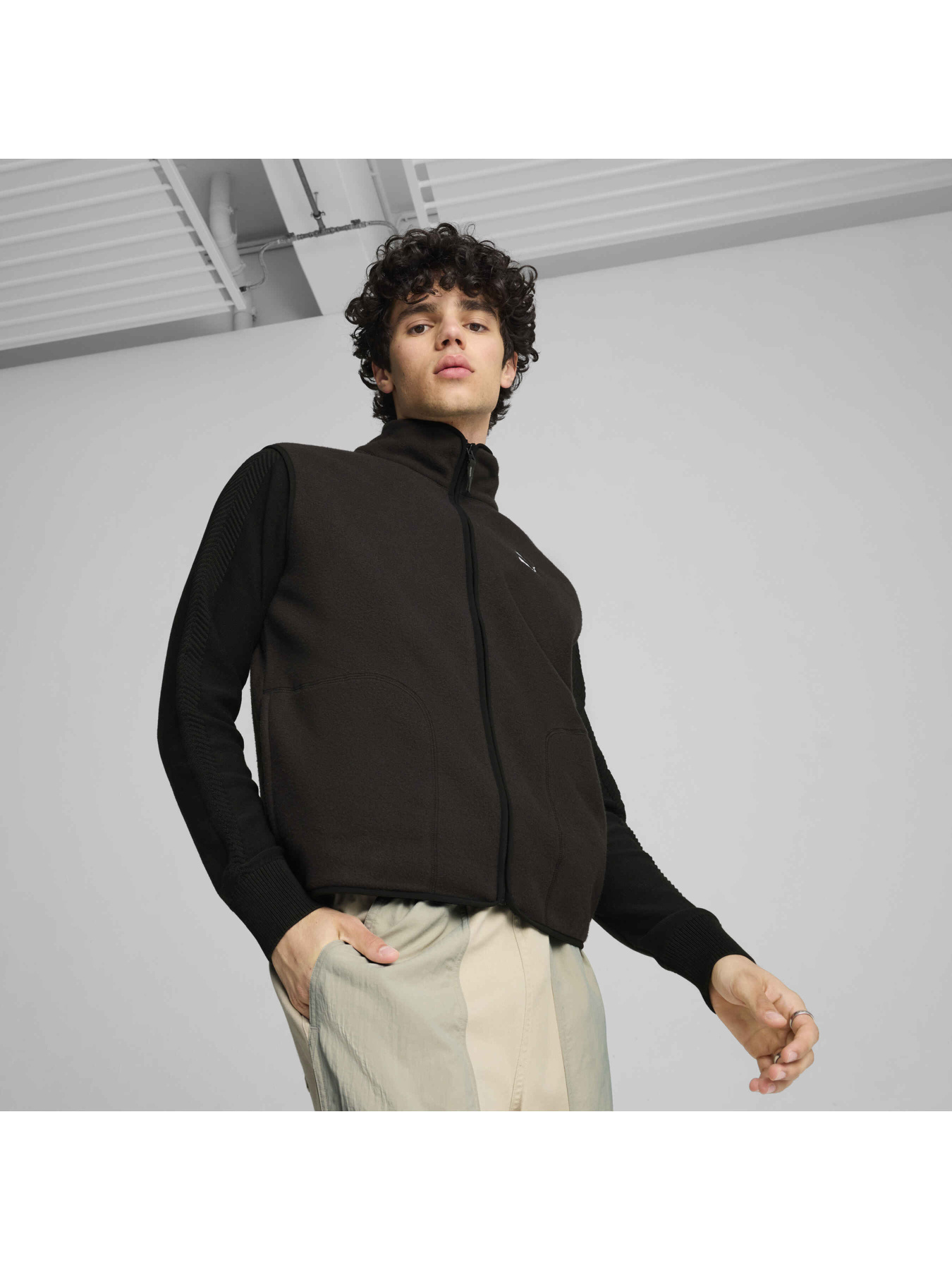 Куртки и дубленки PUMA Classics Relaxed Vest модель 626727 Куртки и дубленки PUMA Classics Relaxed Vest модель 626727 Фото