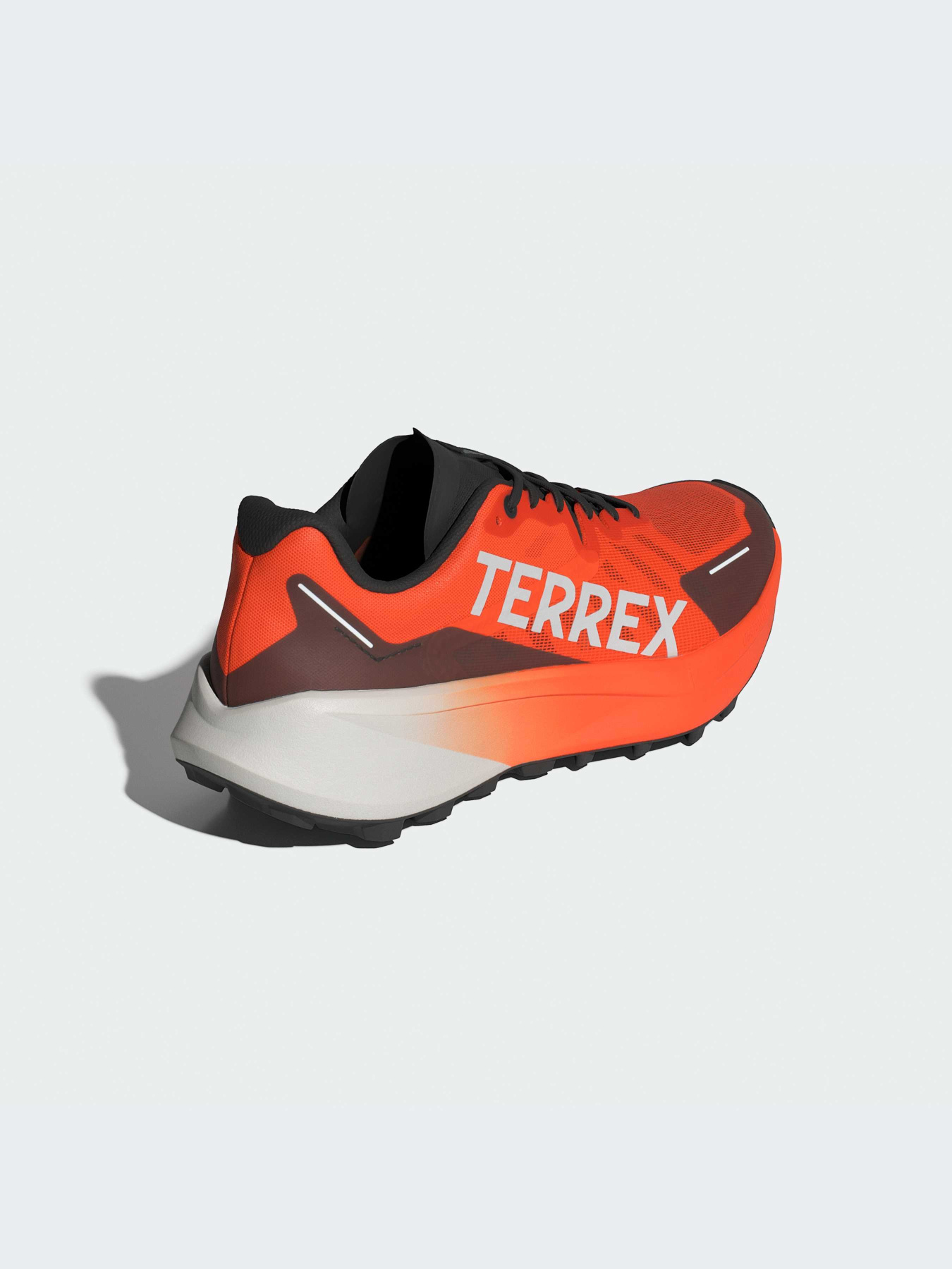 Кроссовки Adidas Terrex модель IG8841 Кроссовки Adidas Terrex модель IG8841 Фото