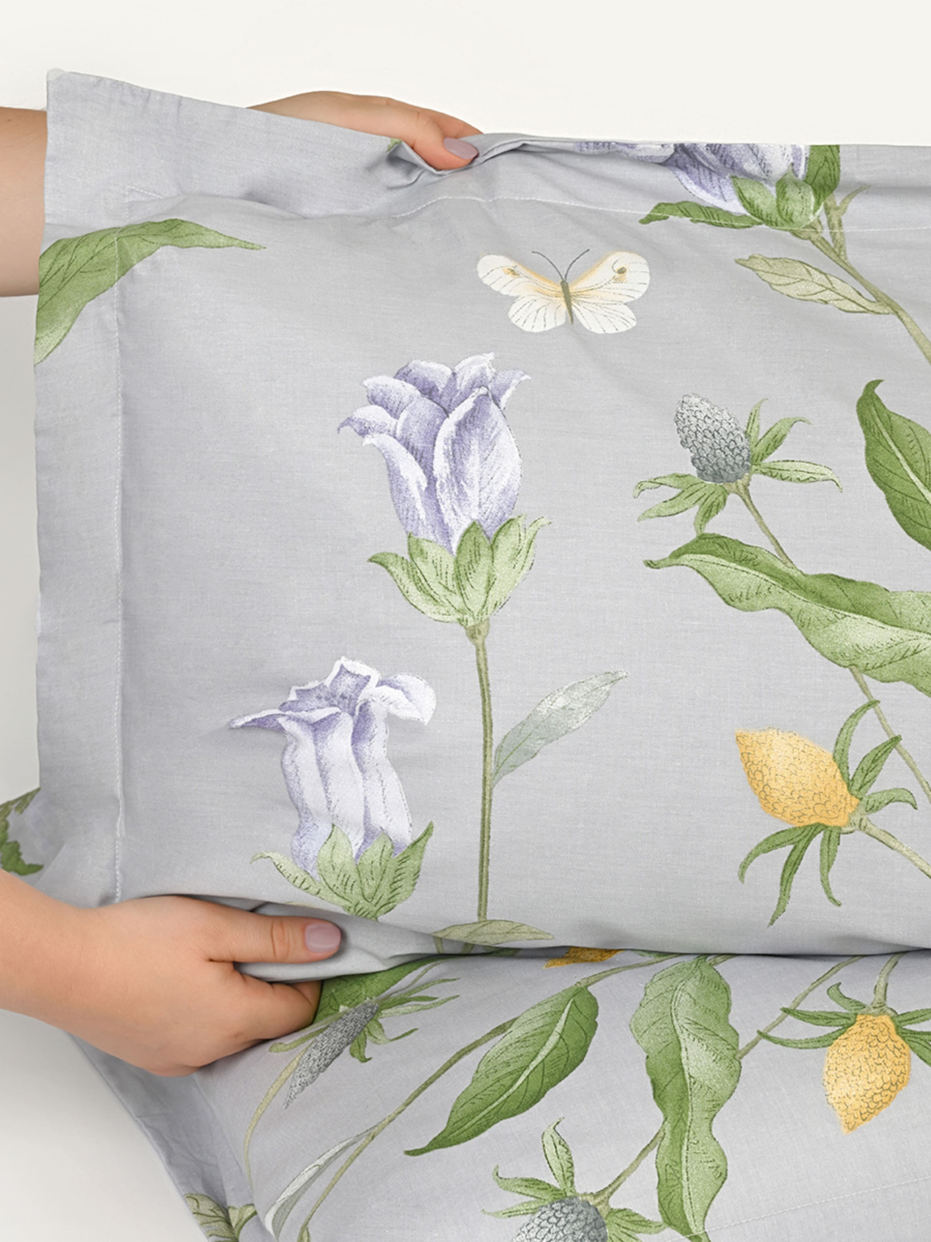 Наволочка "Песня цветов" из натурального сатина MBM HOME модель BL-P-05 GRAY/PRINT Фото