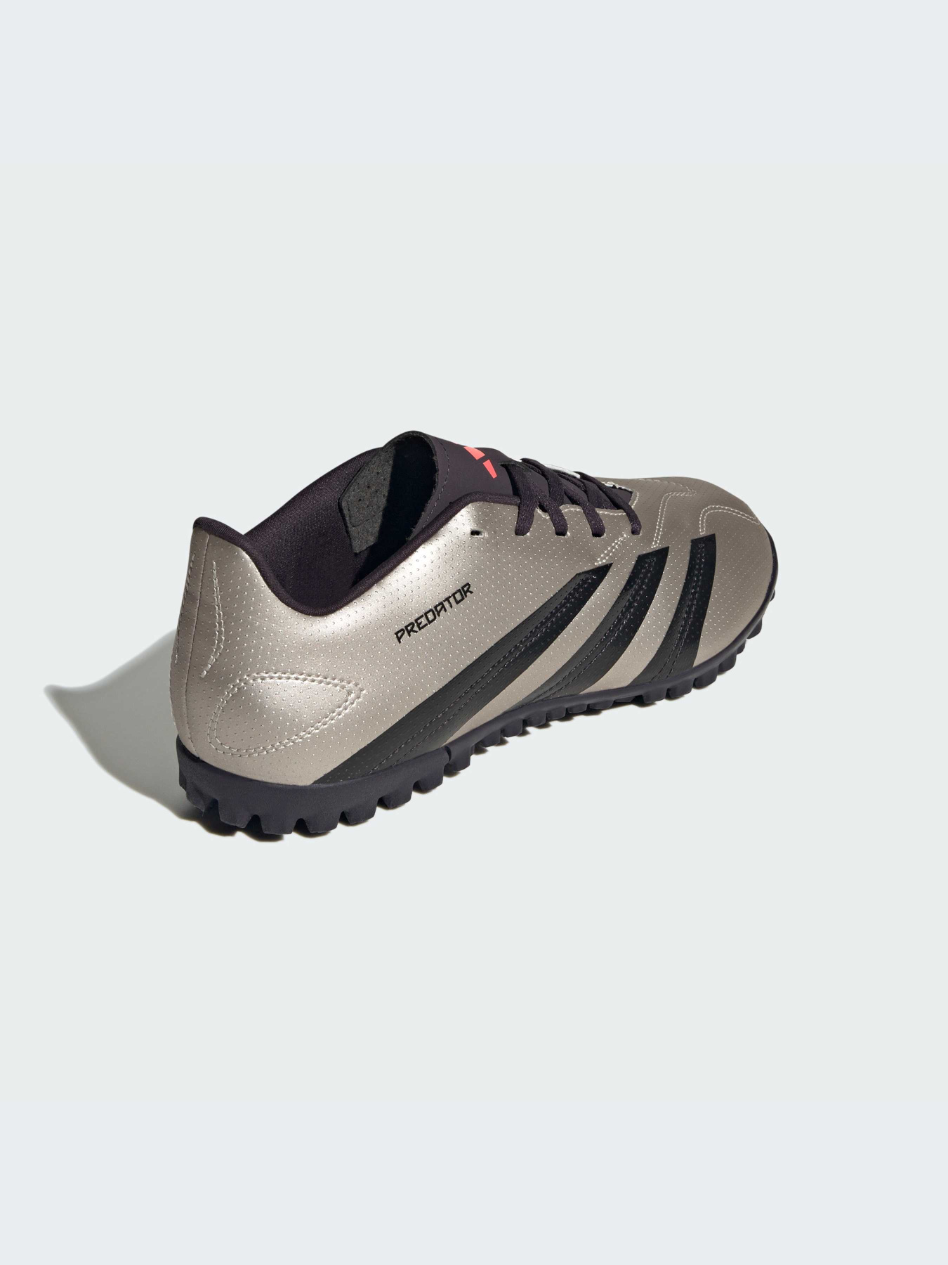 Кросівки Adidas Predator модель IF6398 Фото
